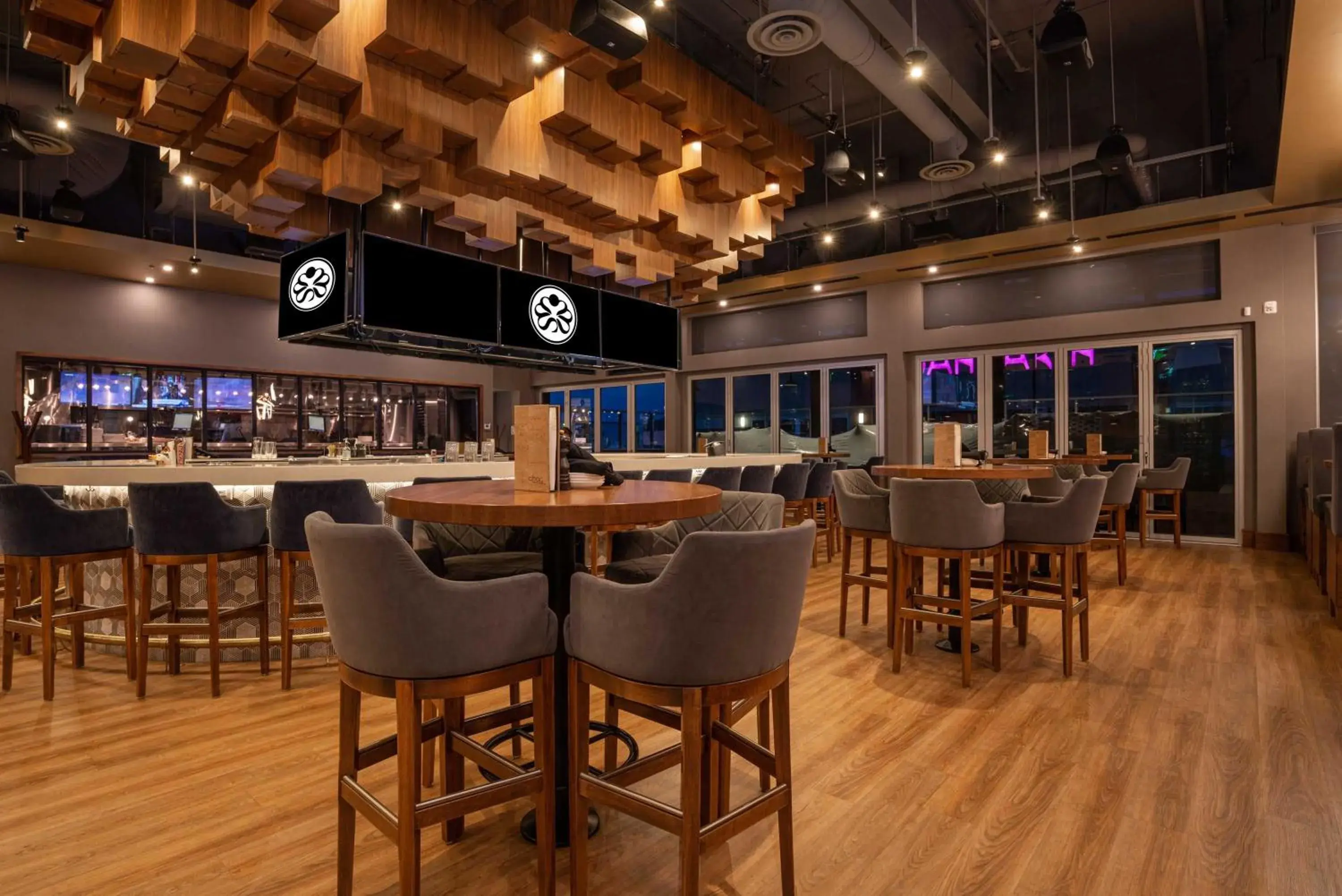 Restaurant/places to eat in Sandman Signature Ottawa Airport Hotel Restaurant/places to eat in Sandman Signature Ottawa Airport Hotel