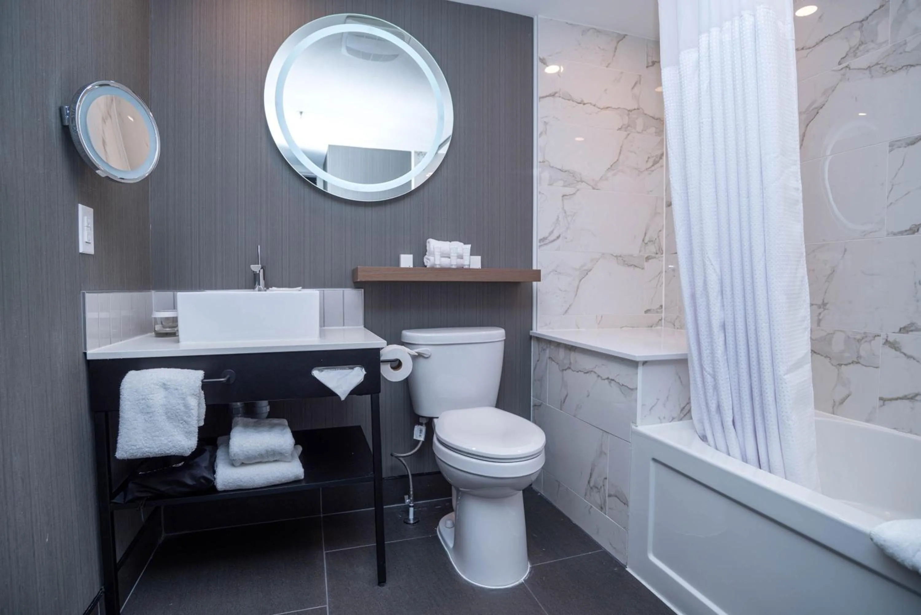 Bathroom in Sandman Signature Ottawa Airport Hotel