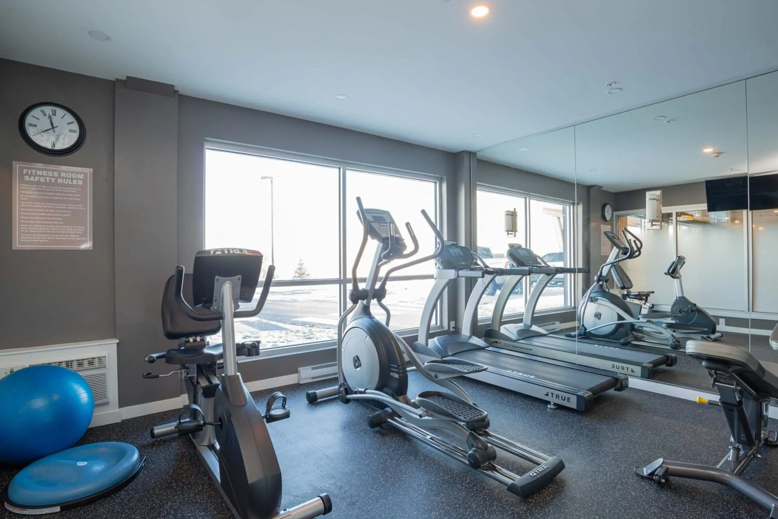 Fitness centre/facilities in Sandman Signature Ottawa Airport Hotel Fitness centre/facilities in Sandman Signature Ottawa Airport Hotel