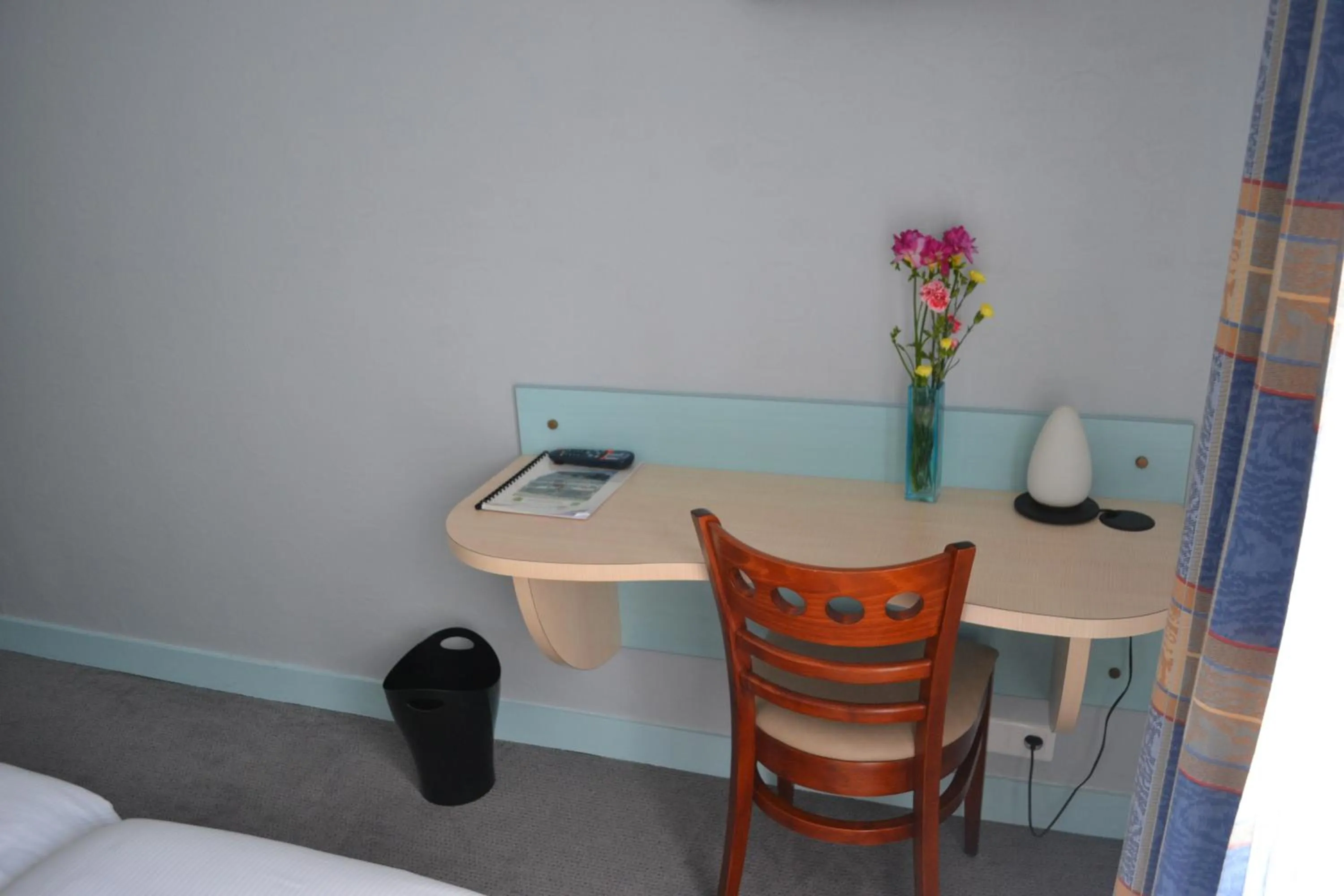 Seating area in Hotel De Bretagne