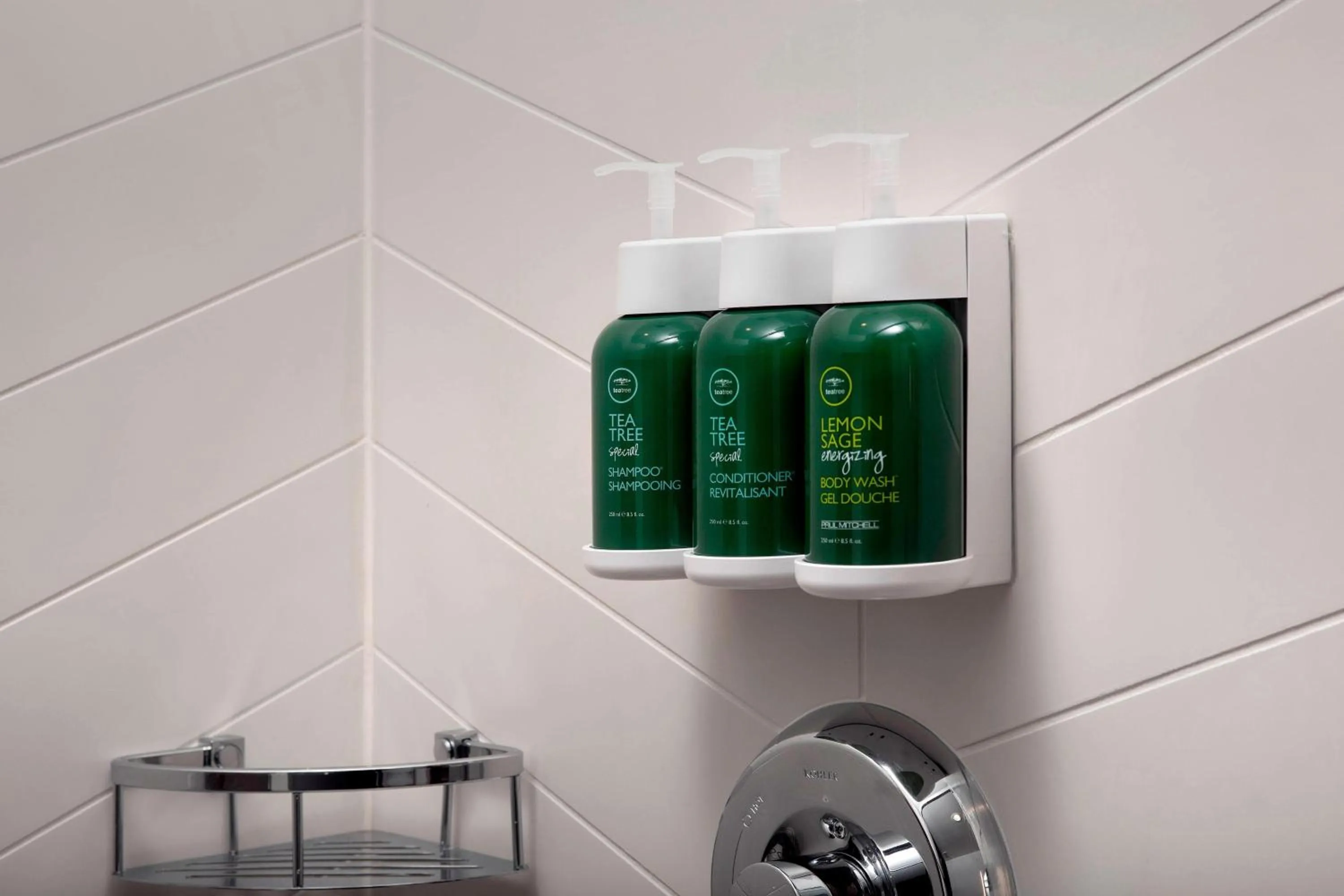 Bathroom in Fairfield Inn & Suites by Marriott Denver Tech Center North