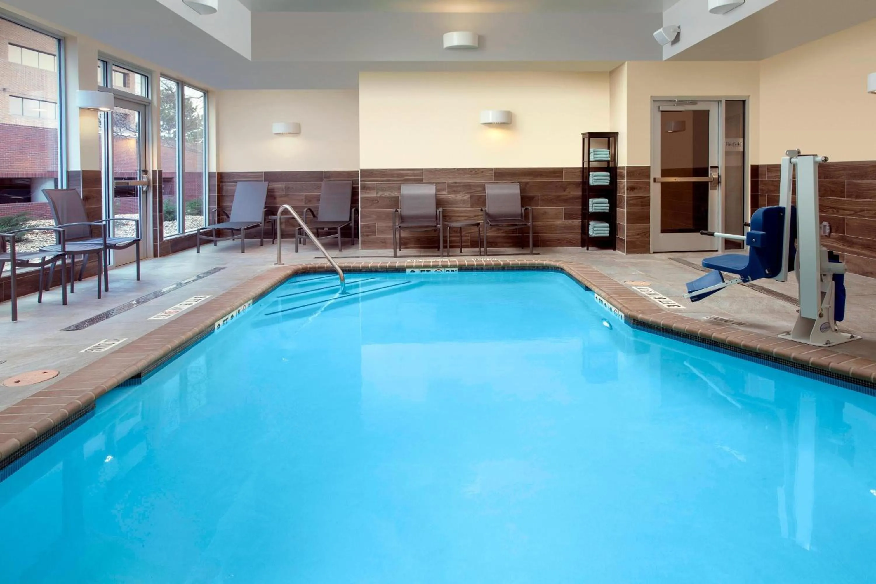 Swimming pool in Fairfield Inn & Suites by Marriott Denver Tech Center North