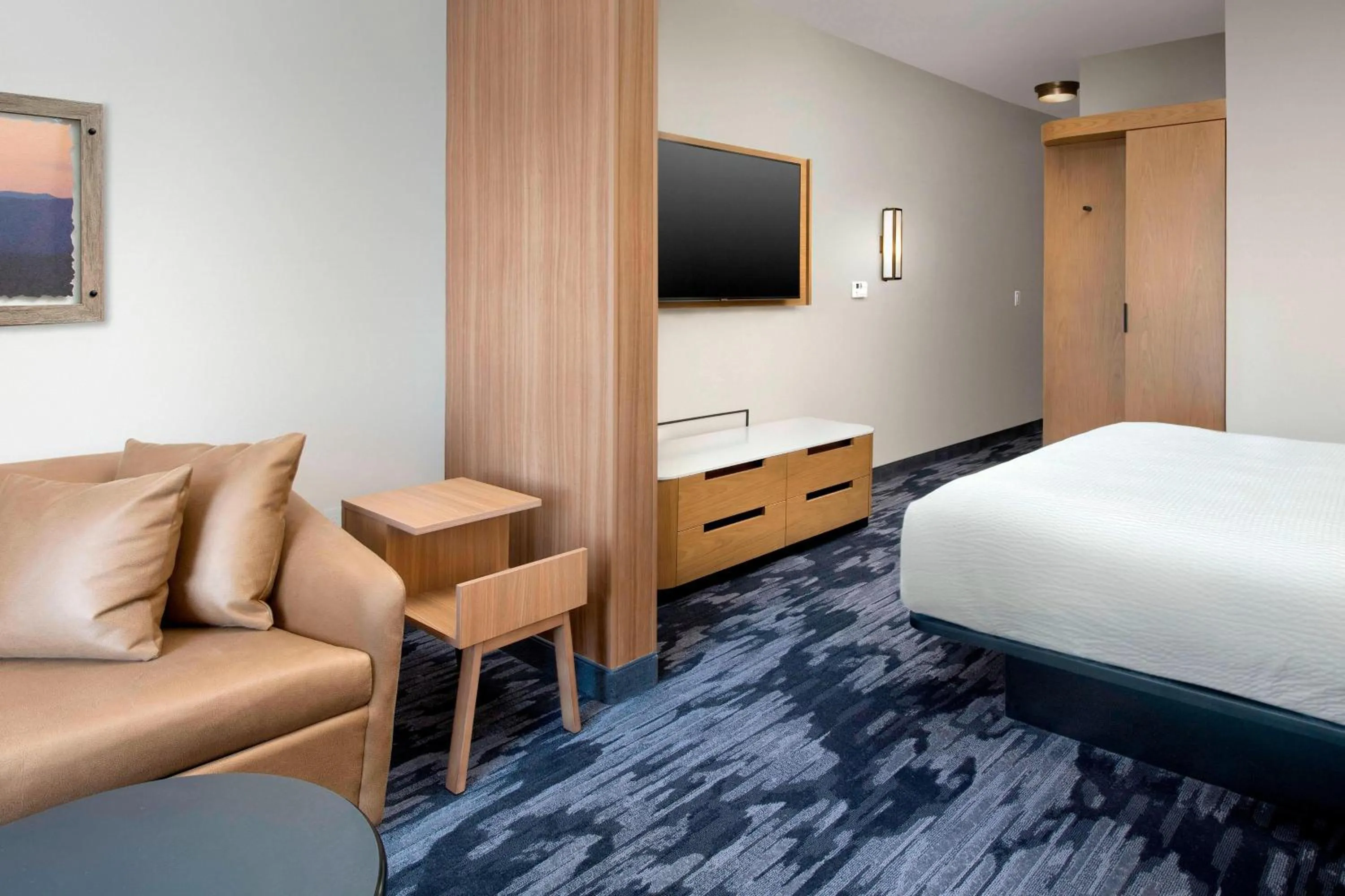 Bed in Fairfield Inn & Suites by Marriott Denver Tech Center North