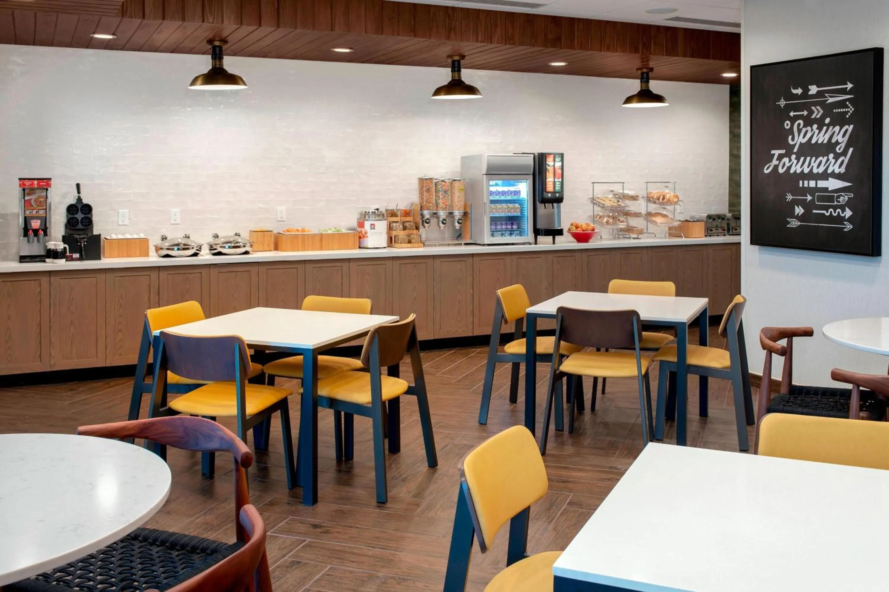 Food and drinks in Fairfield Inn & Suites by Marriott Denver Tech Center North