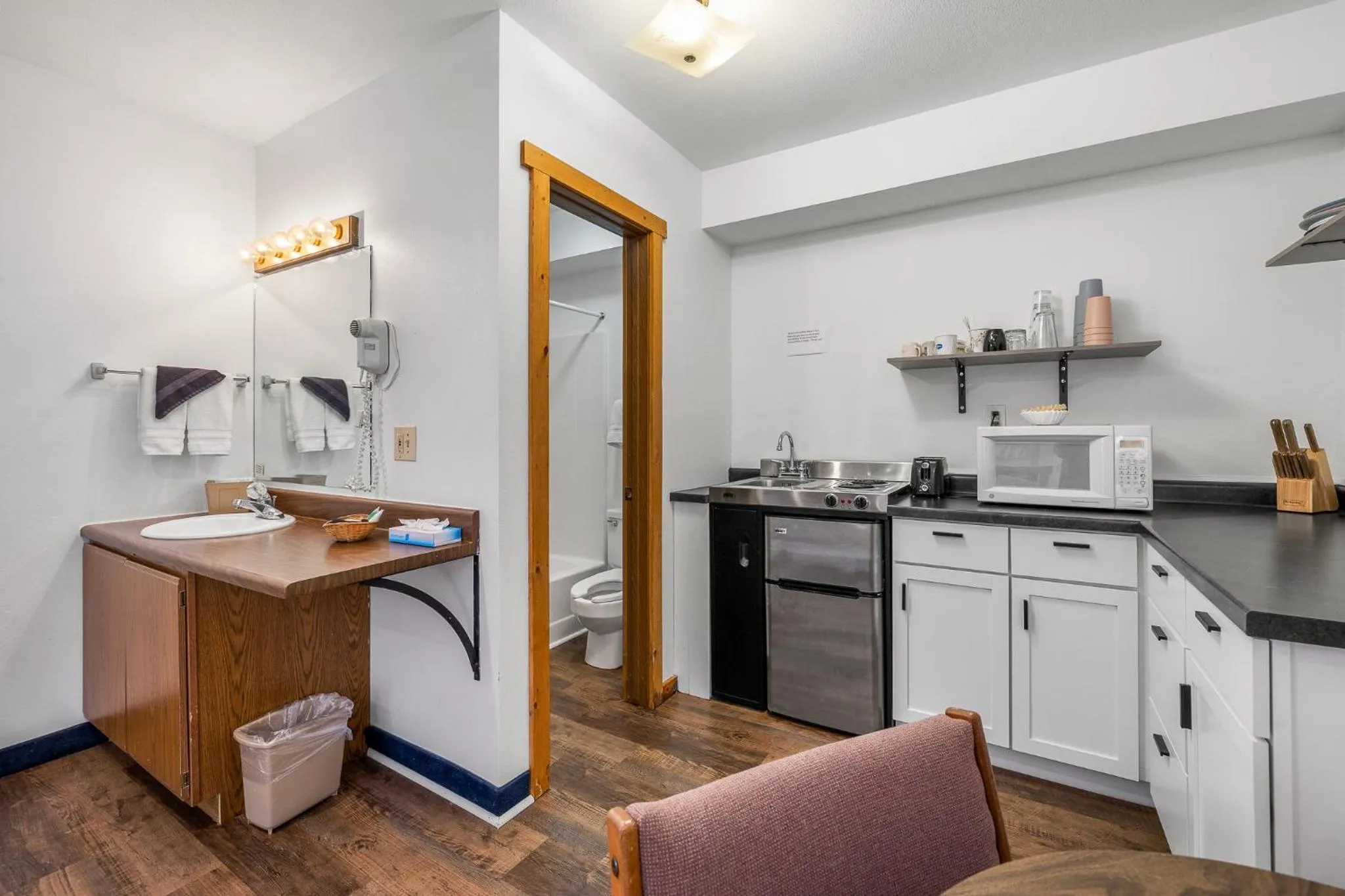 Kitchen or kitchenette in The Sturgis Motel