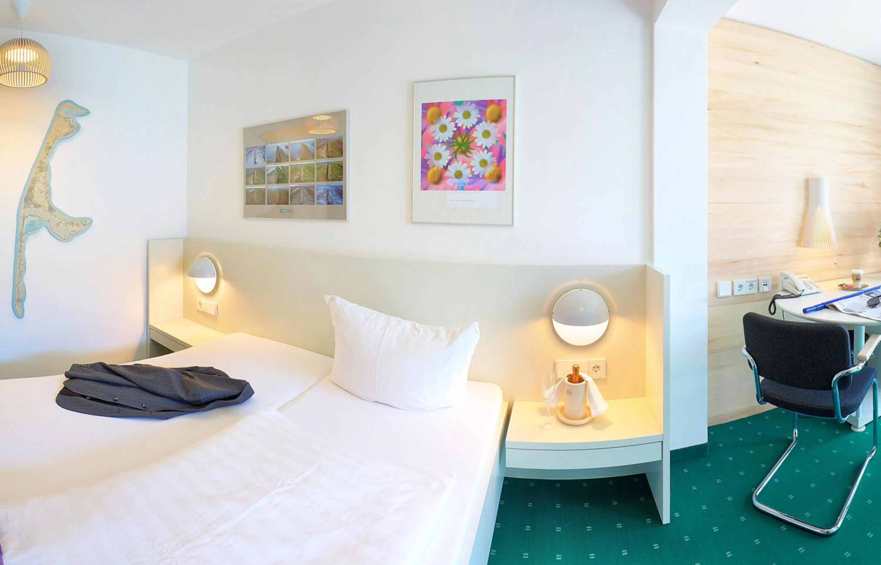 Photo of the whole room, Bed in Hotel Niedersachsen