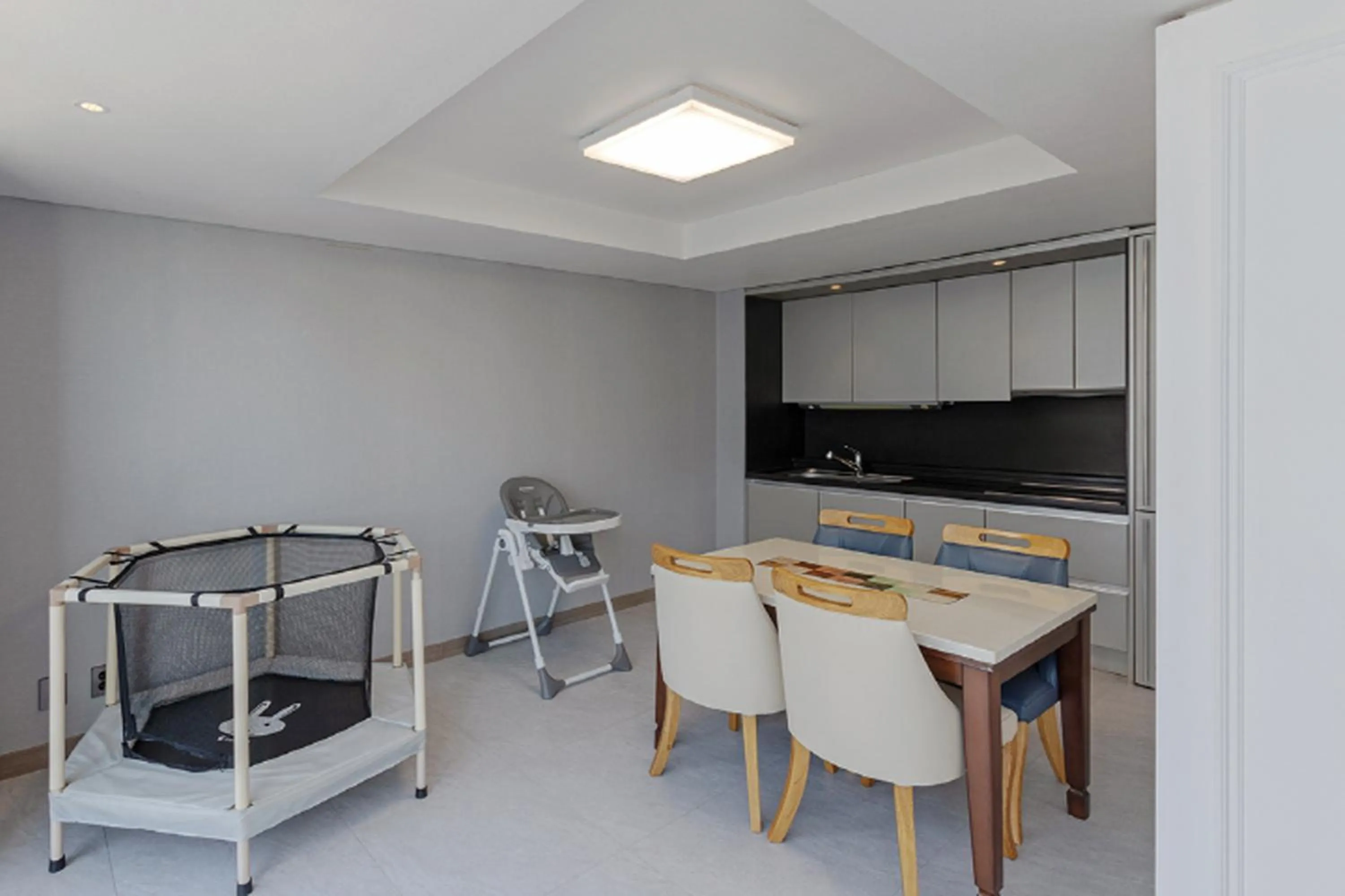 Dining area in Sun Cloud Hotel