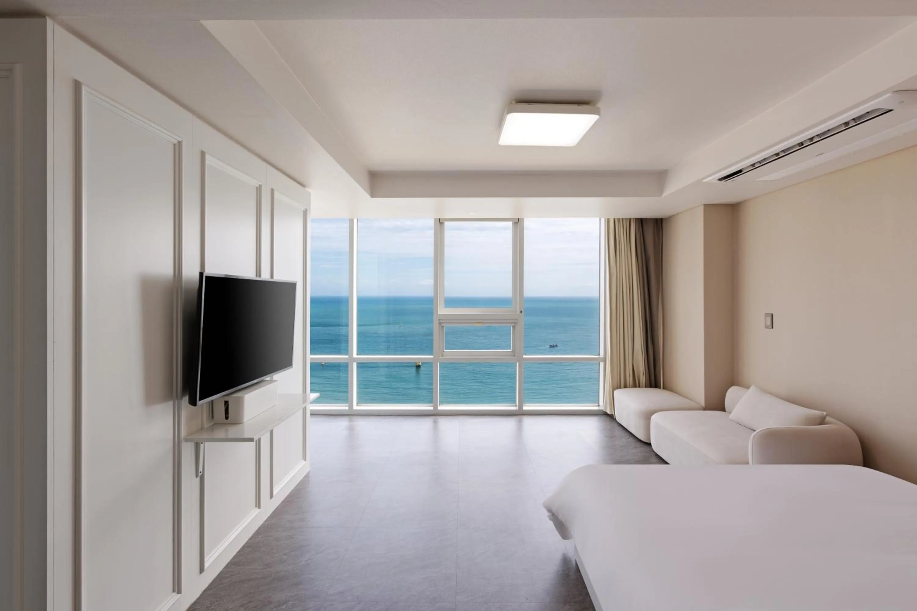 Sea view, Bed in Sun Cloud Hotel