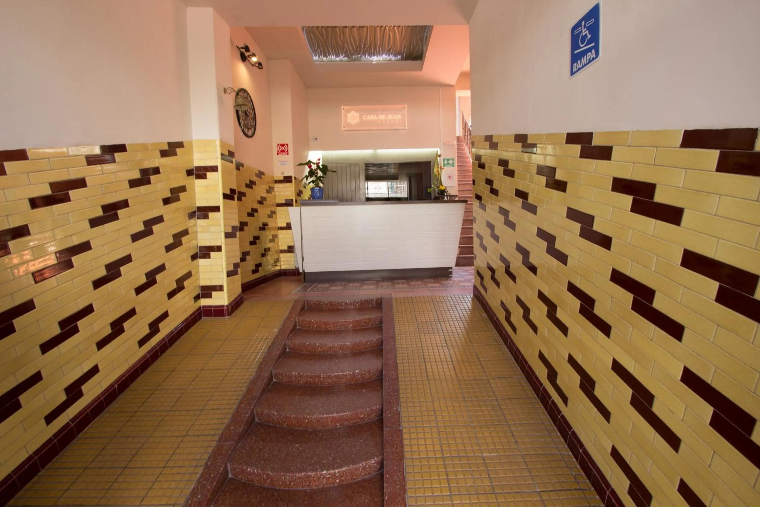 Lobby or reception in Casa de Juan Hostal