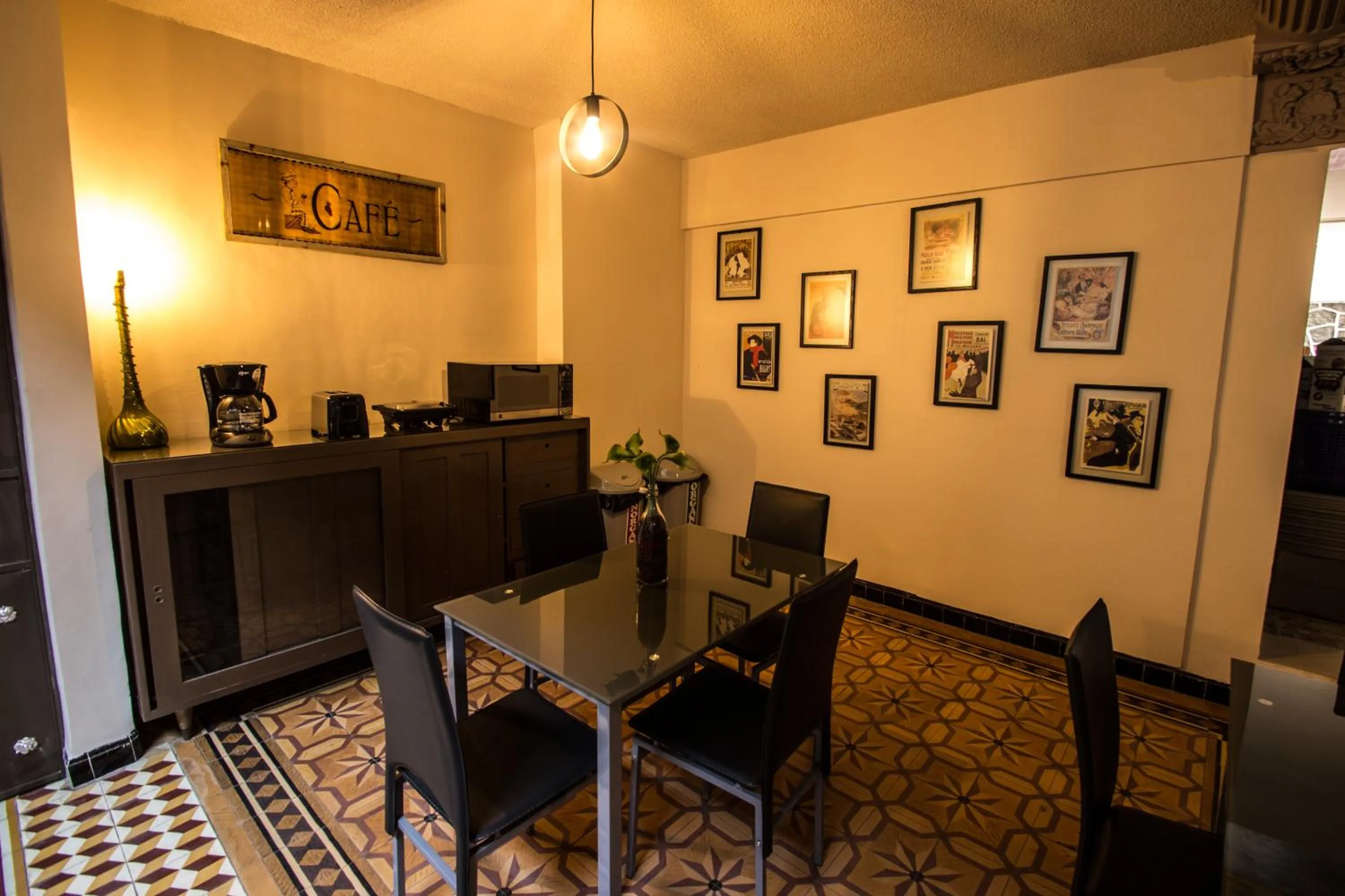 Food and drinks in Casa de Juan Hostal