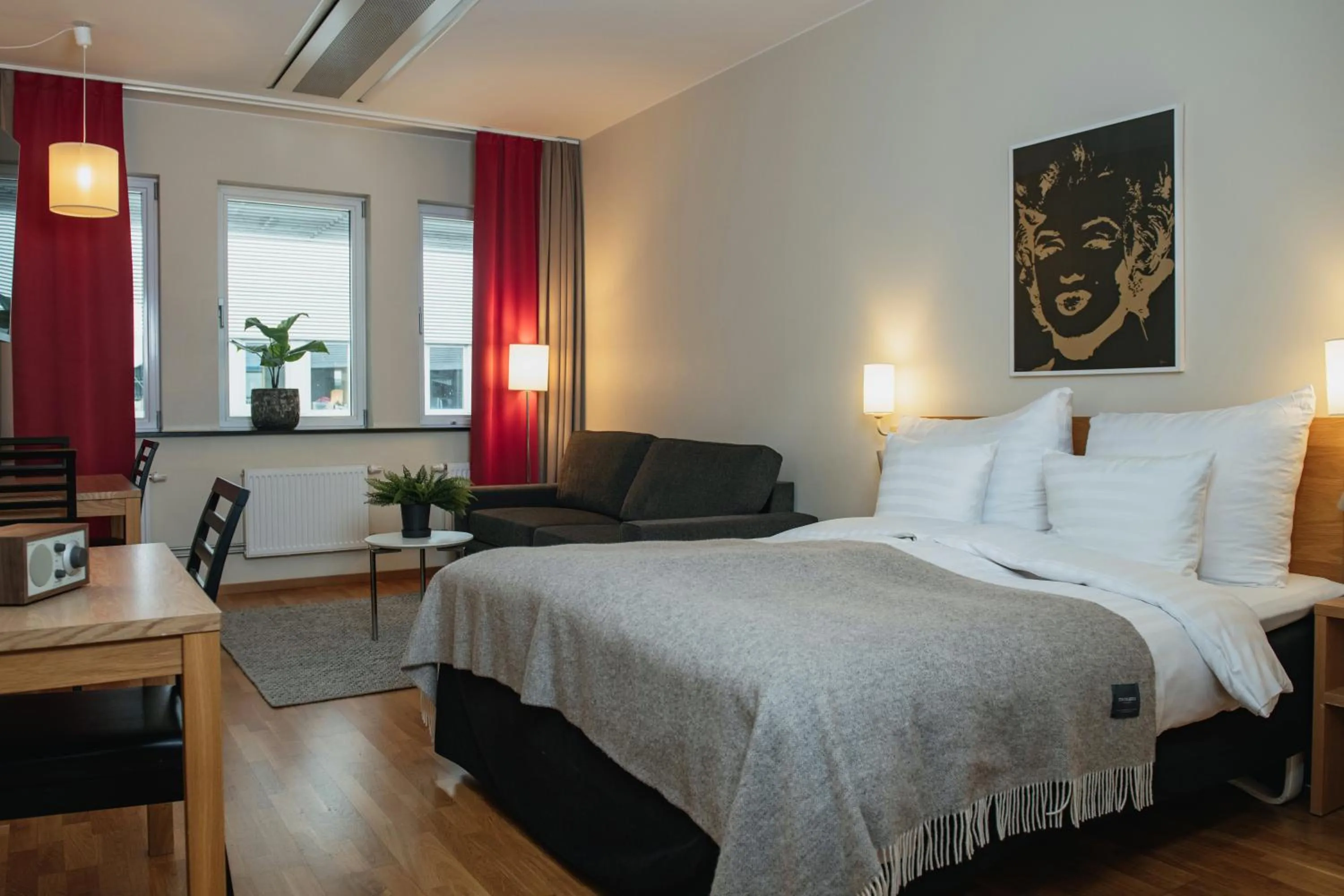 Bed in Home Hotel Mektagonen