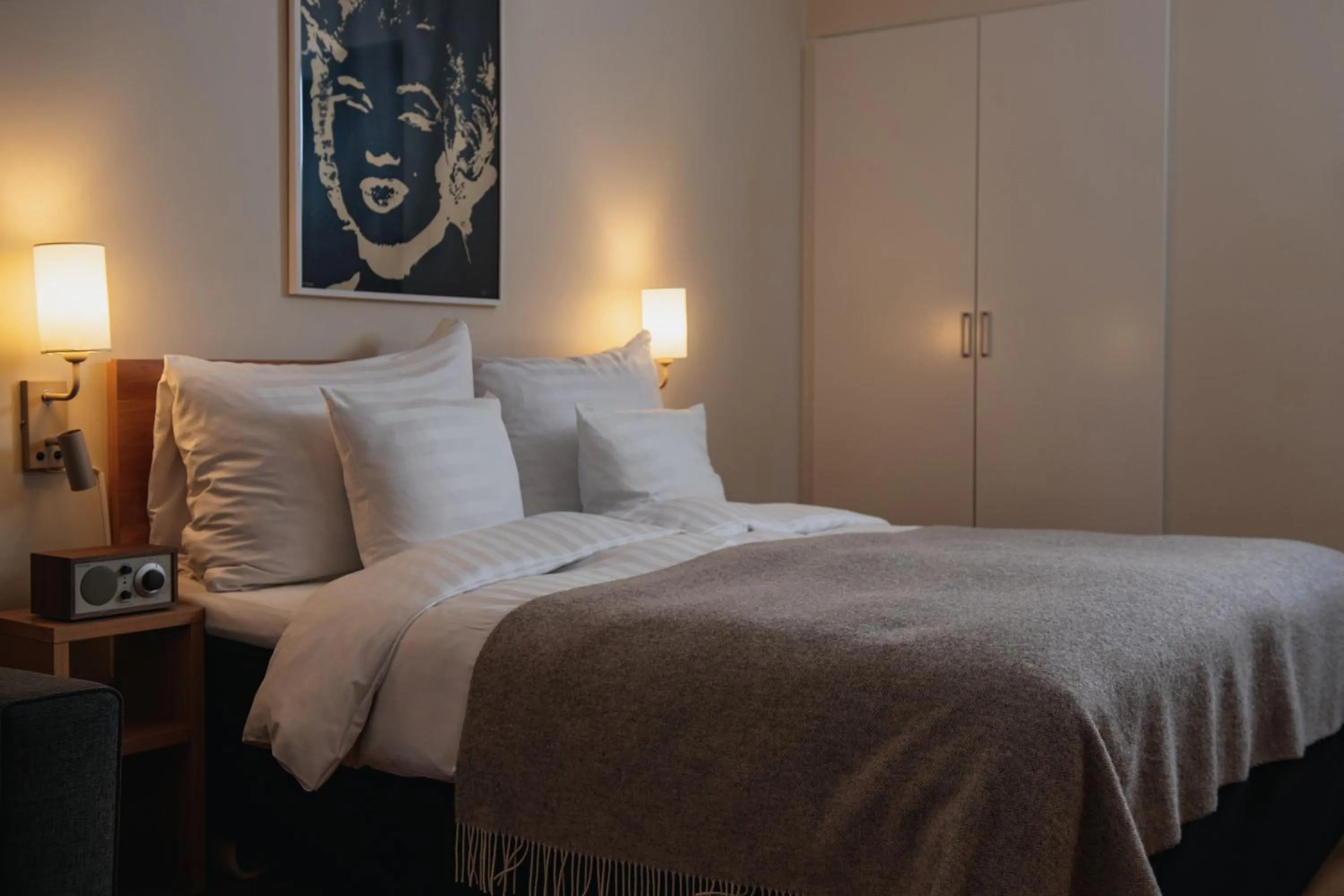 Bed in Home Hotel Mektagonen