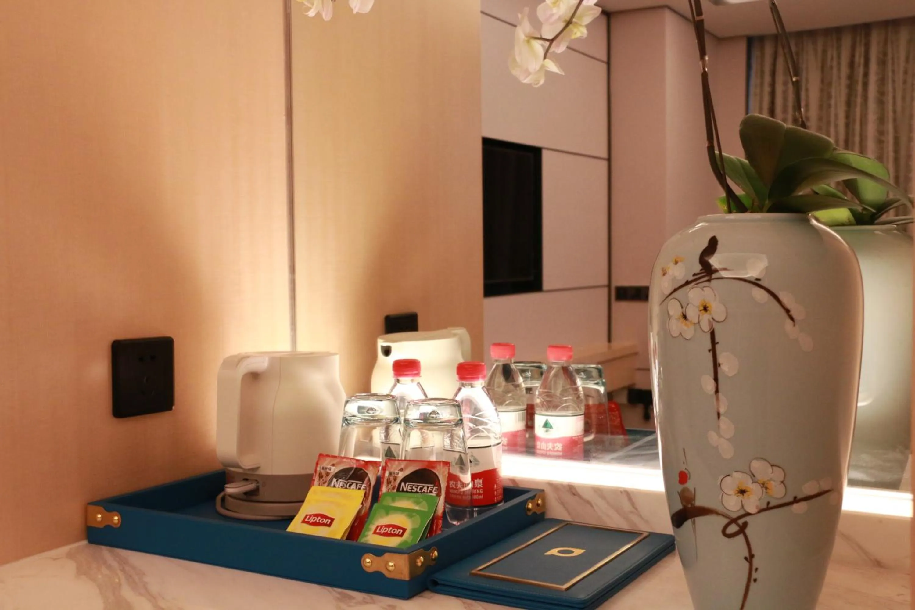 Coffee/tea facilities in Projoy Hotel Tianfu