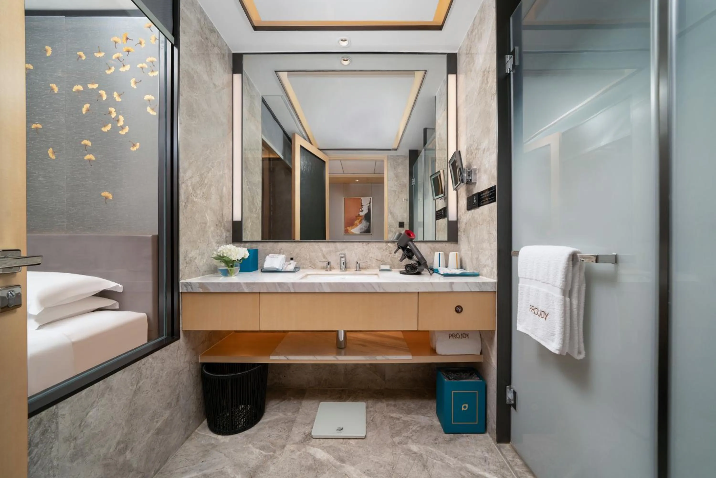 Bathroom, Bed in Projoy Hotel Tianfu