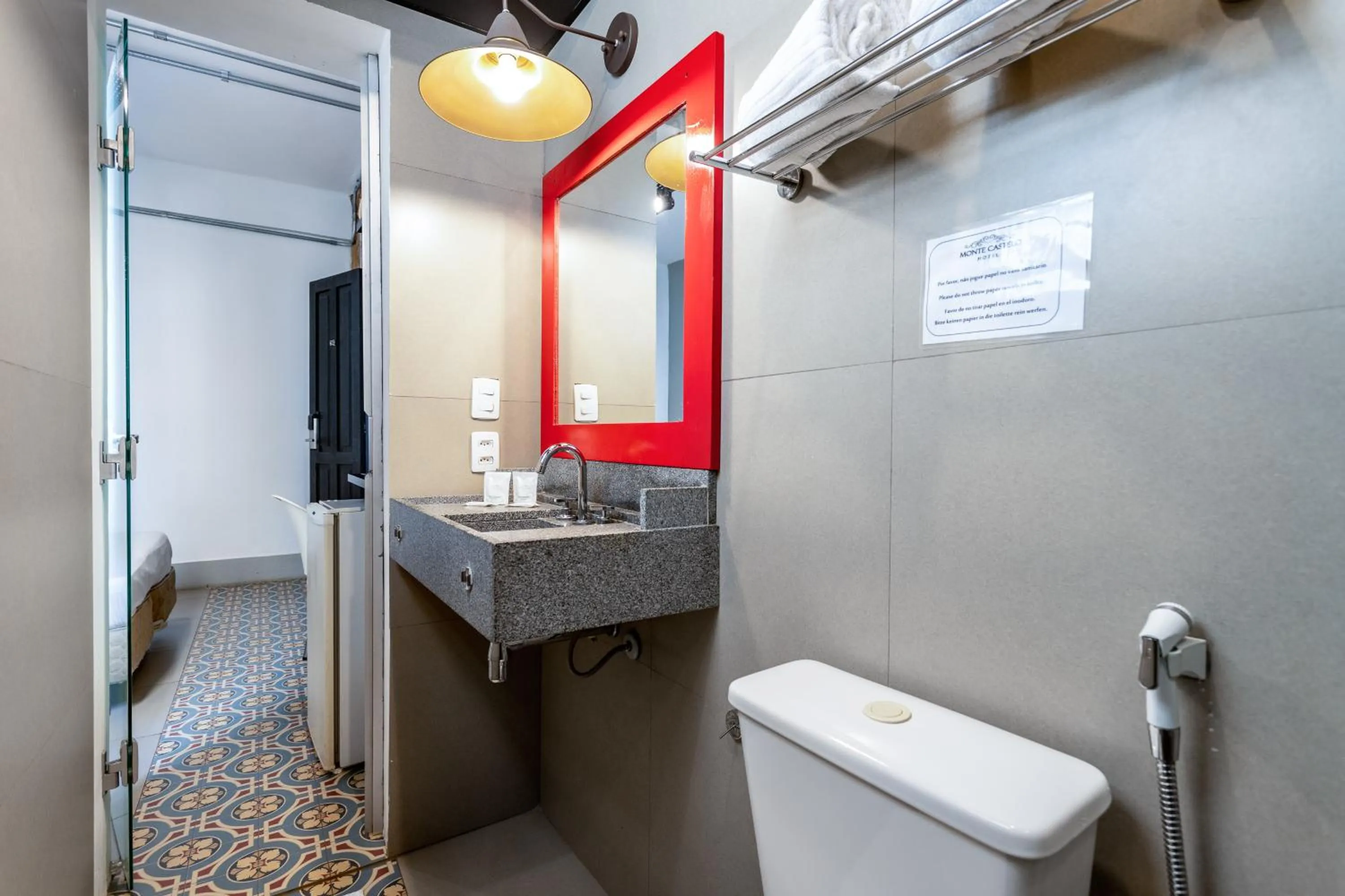 Toilet in Hotel Monte Castelo