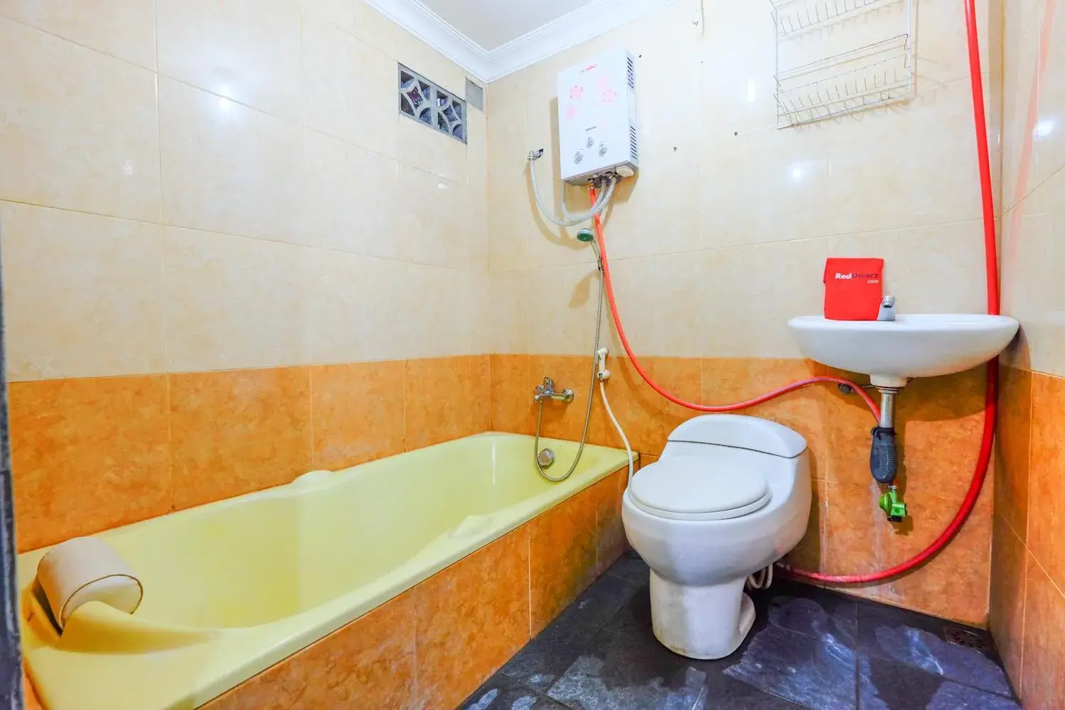 RedDoorz near Universitas Diponegoro Semarang RedDoorz near Universitas Diponegoro Semarang