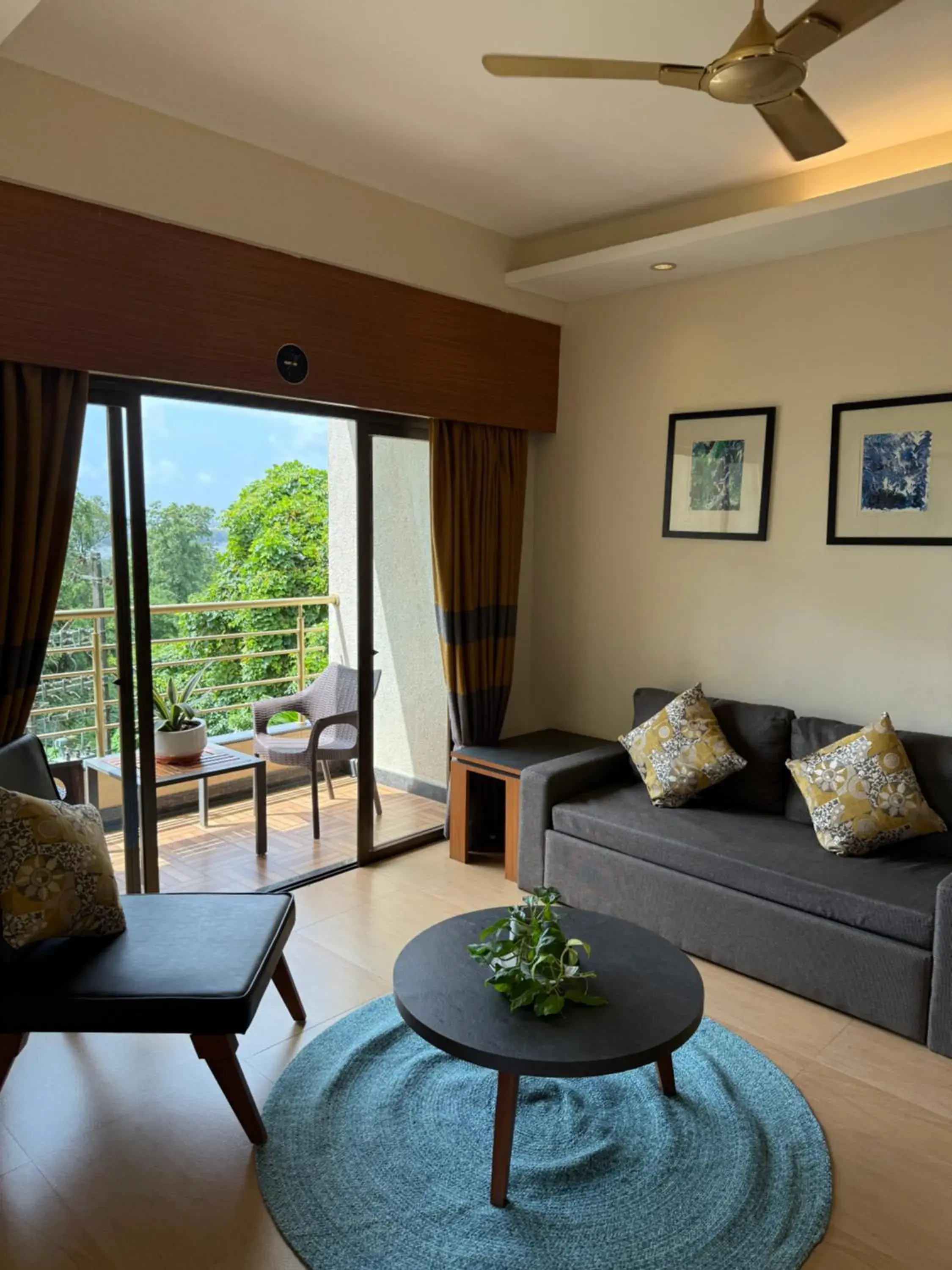 Suite with Pool View in Merlot Suites Suite with Pool View in Merlot Suites