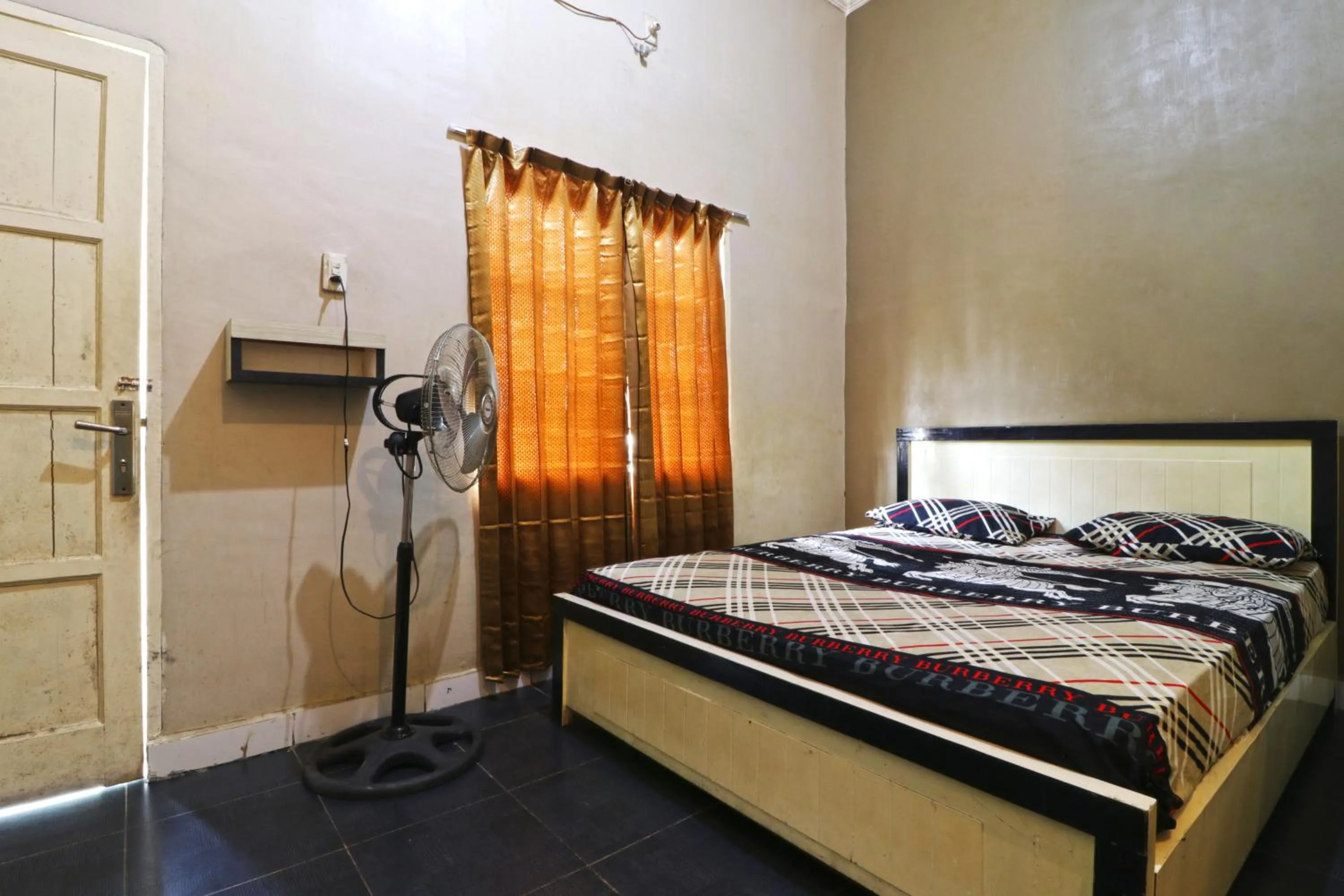 Bedroom, Bed in Hotel Graha Soeltan