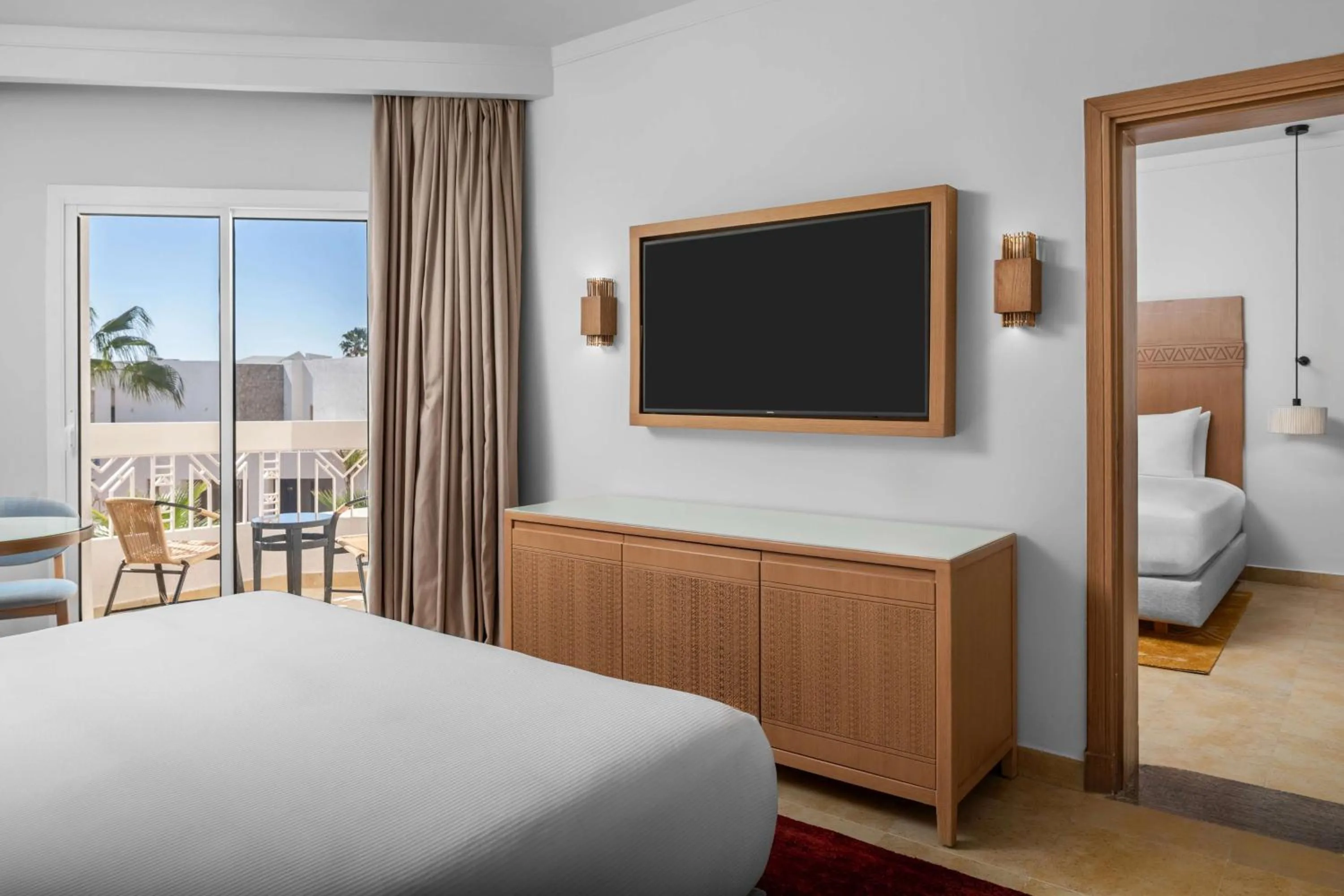 Bed in DoubleTree by Hilton Sharks Bay Resort