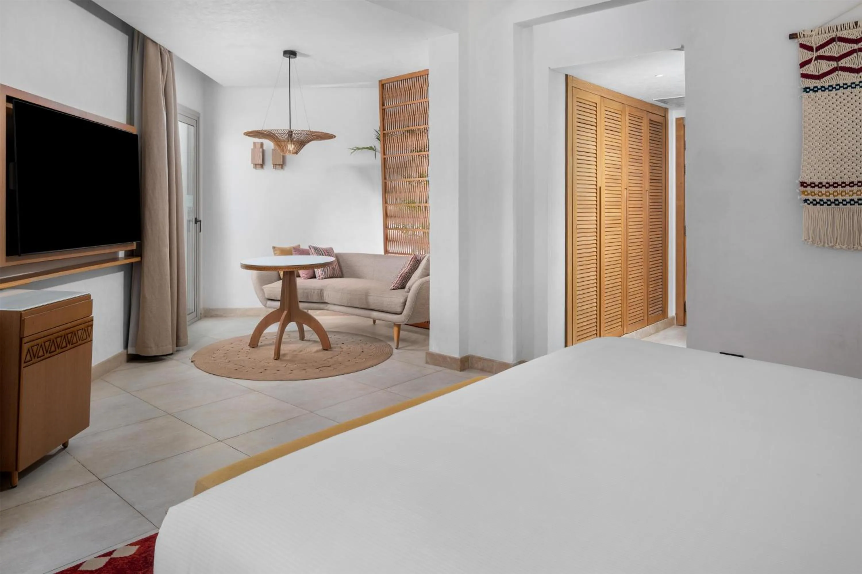 Bed in DoubleTree by Hilton Sharks Bay Resort