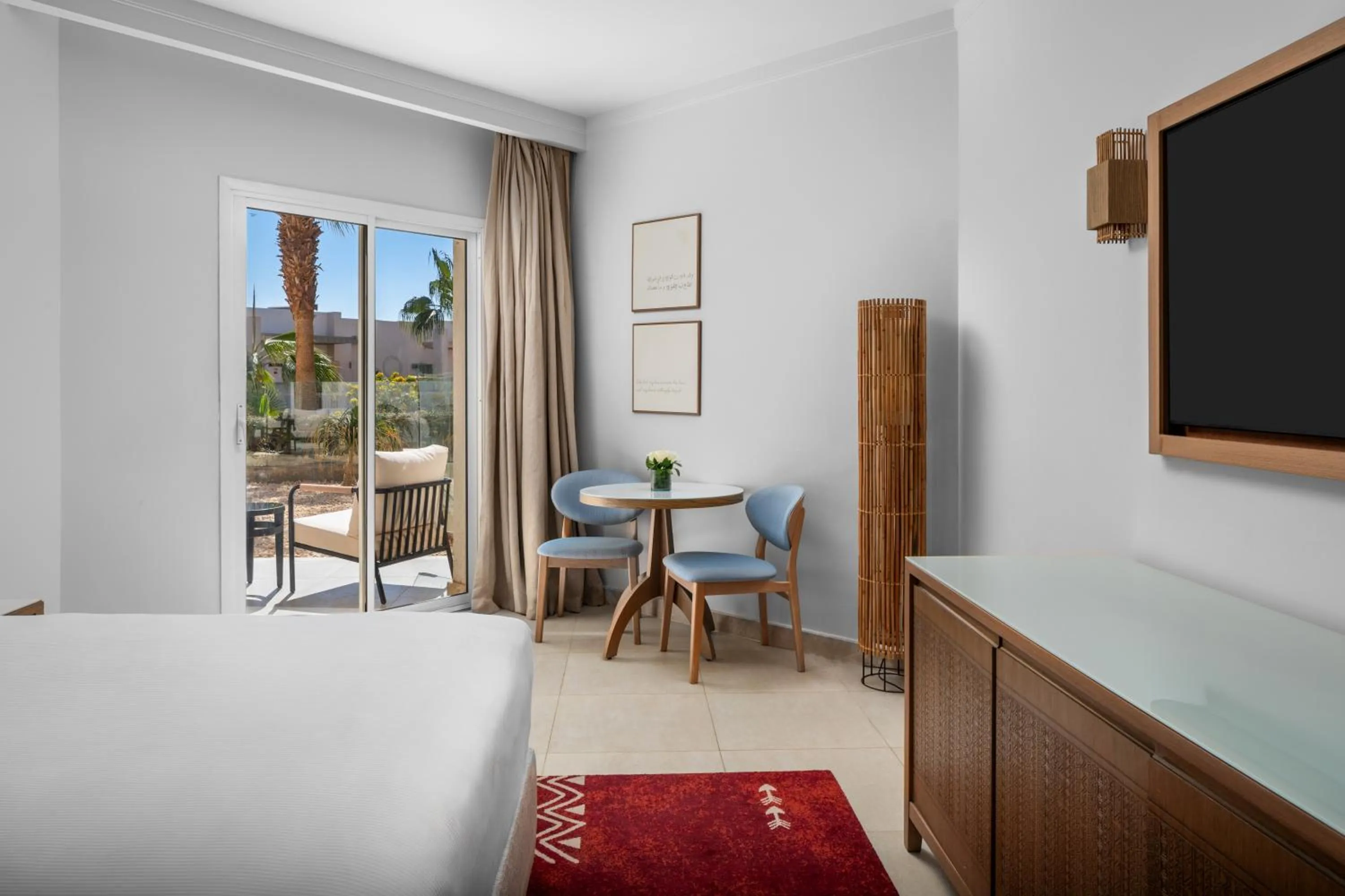 Bed in DoubleTree by Hilton Sharks Bay Resort