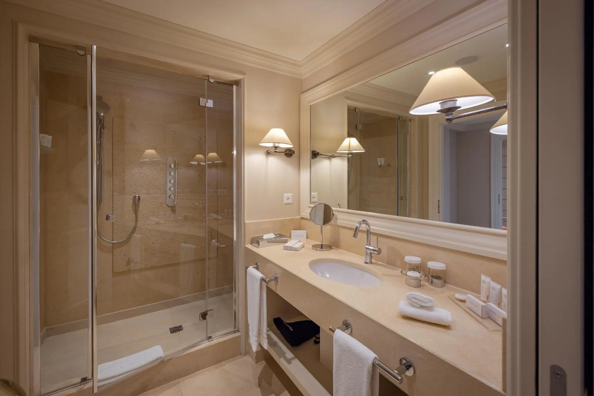 Toilet in Resort Collina d'Oro - Hotel, Residence & Spa