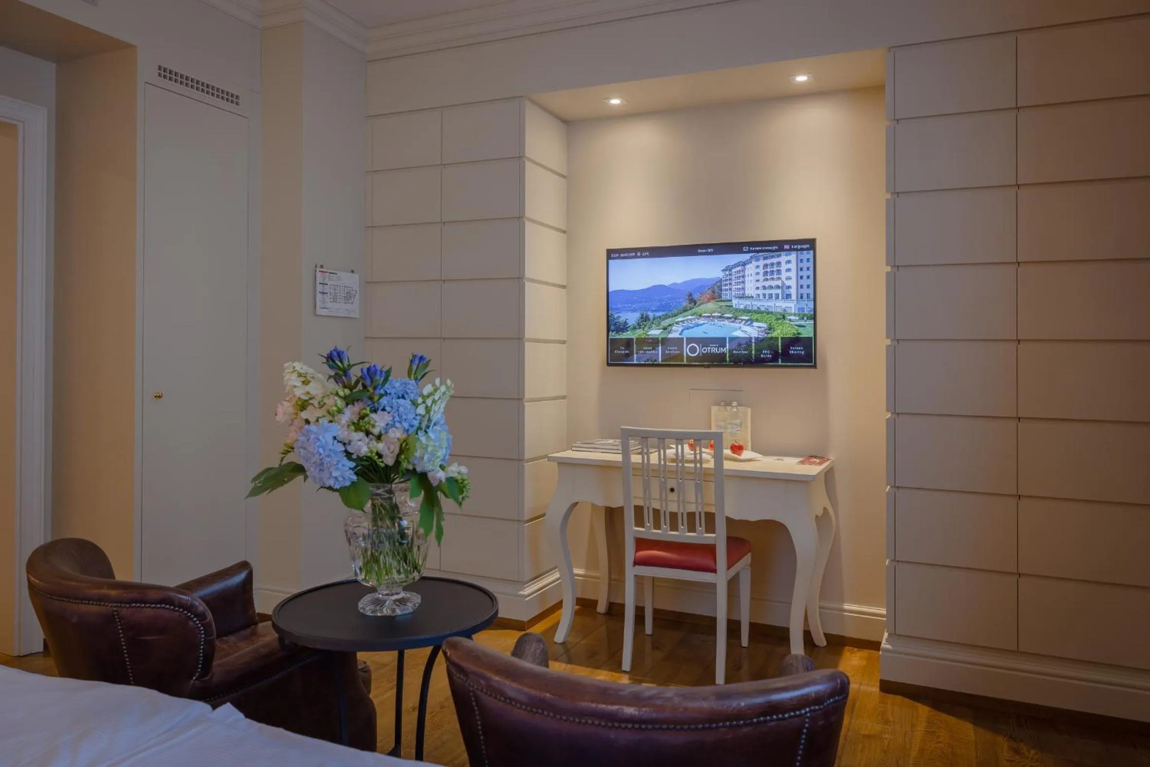 TV and multimedia in Resort Collina d'Oro - Hotel, Residence & Spa