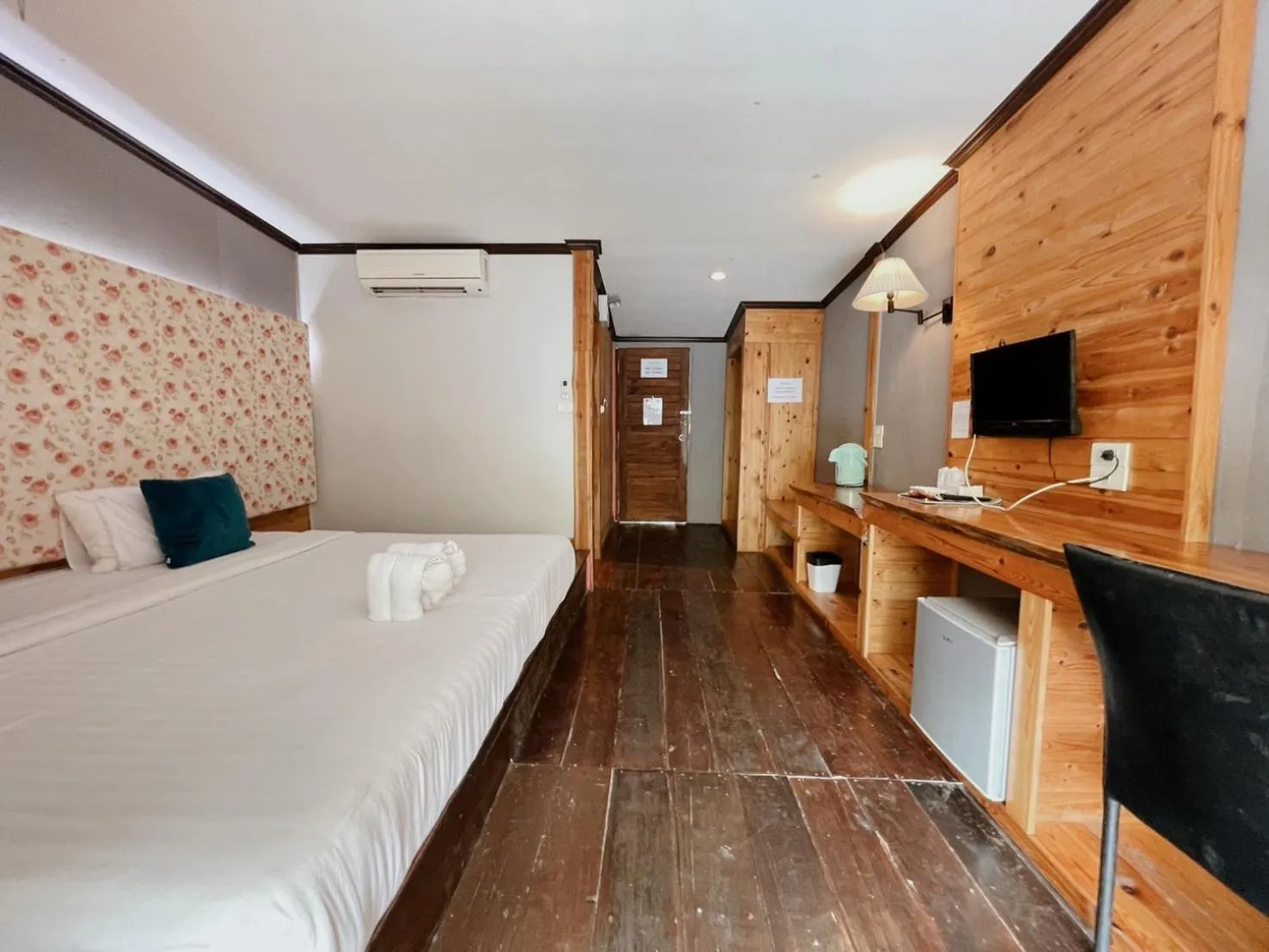 Standard Raft Room with River View in The Hub Erawan Resort