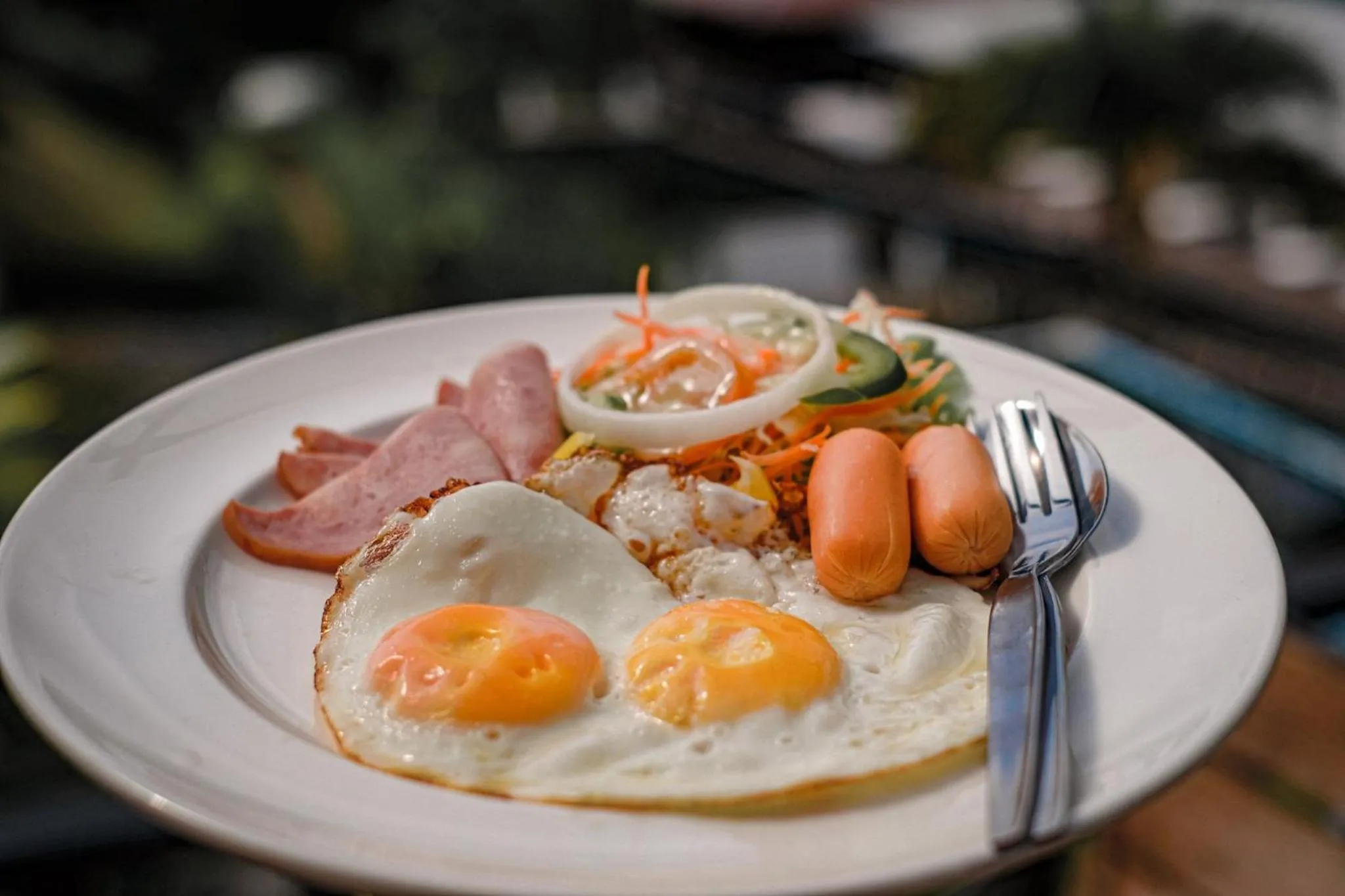Food and drinks in The Hub Erawan Resort