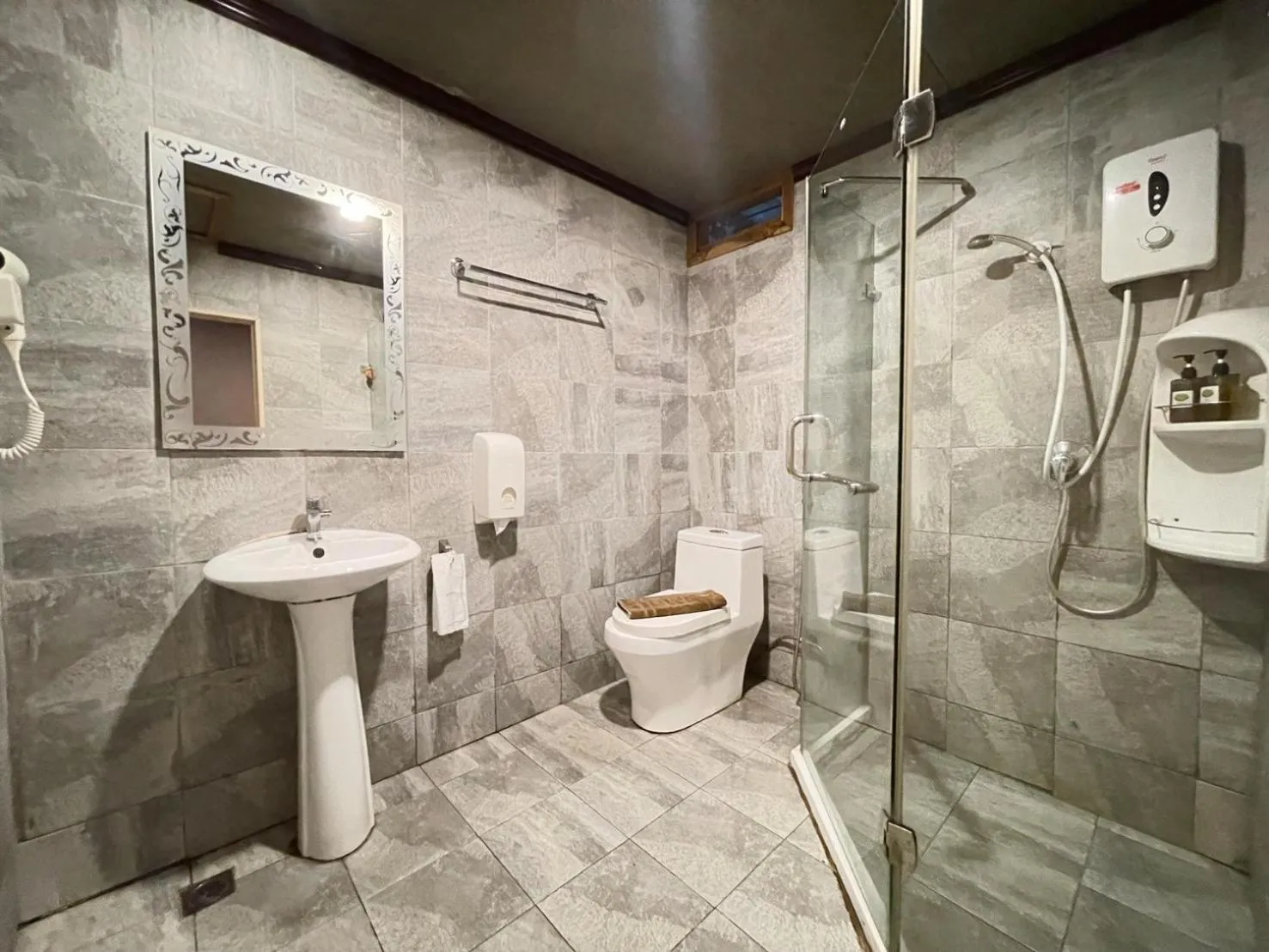 Bathroom in The Hub Erawan Resort