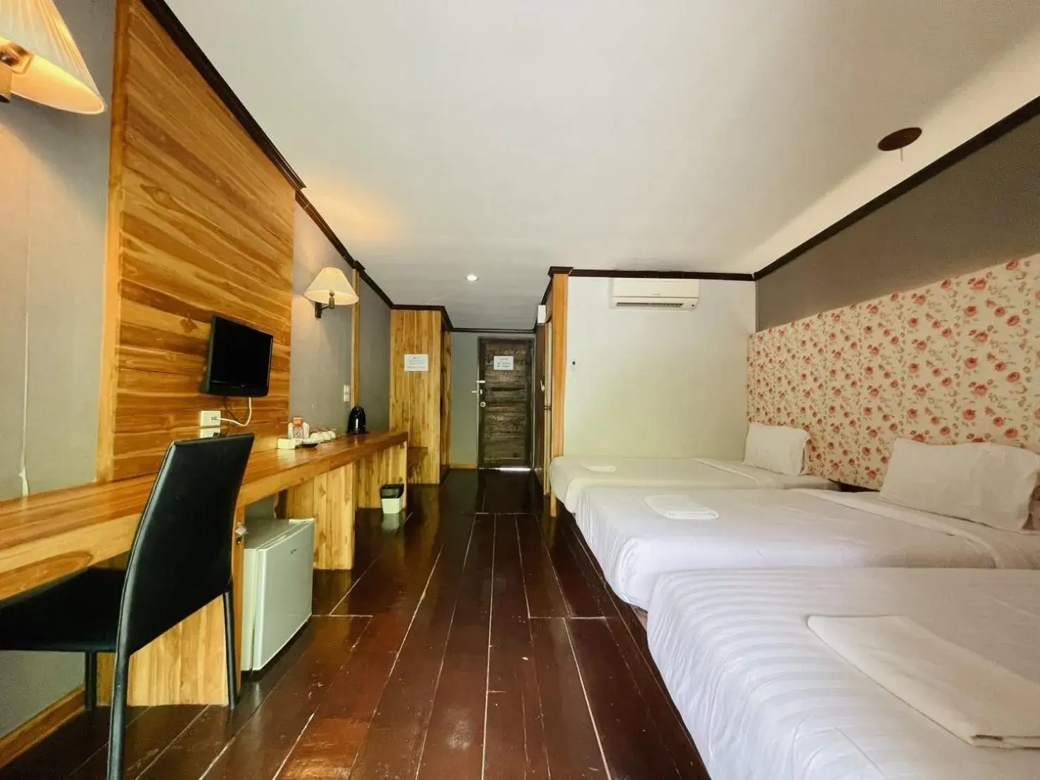 TV and multimedia, Bed in The Hub Erawan Resort TV and multimedia, Bed in The Hub Erawan Resort