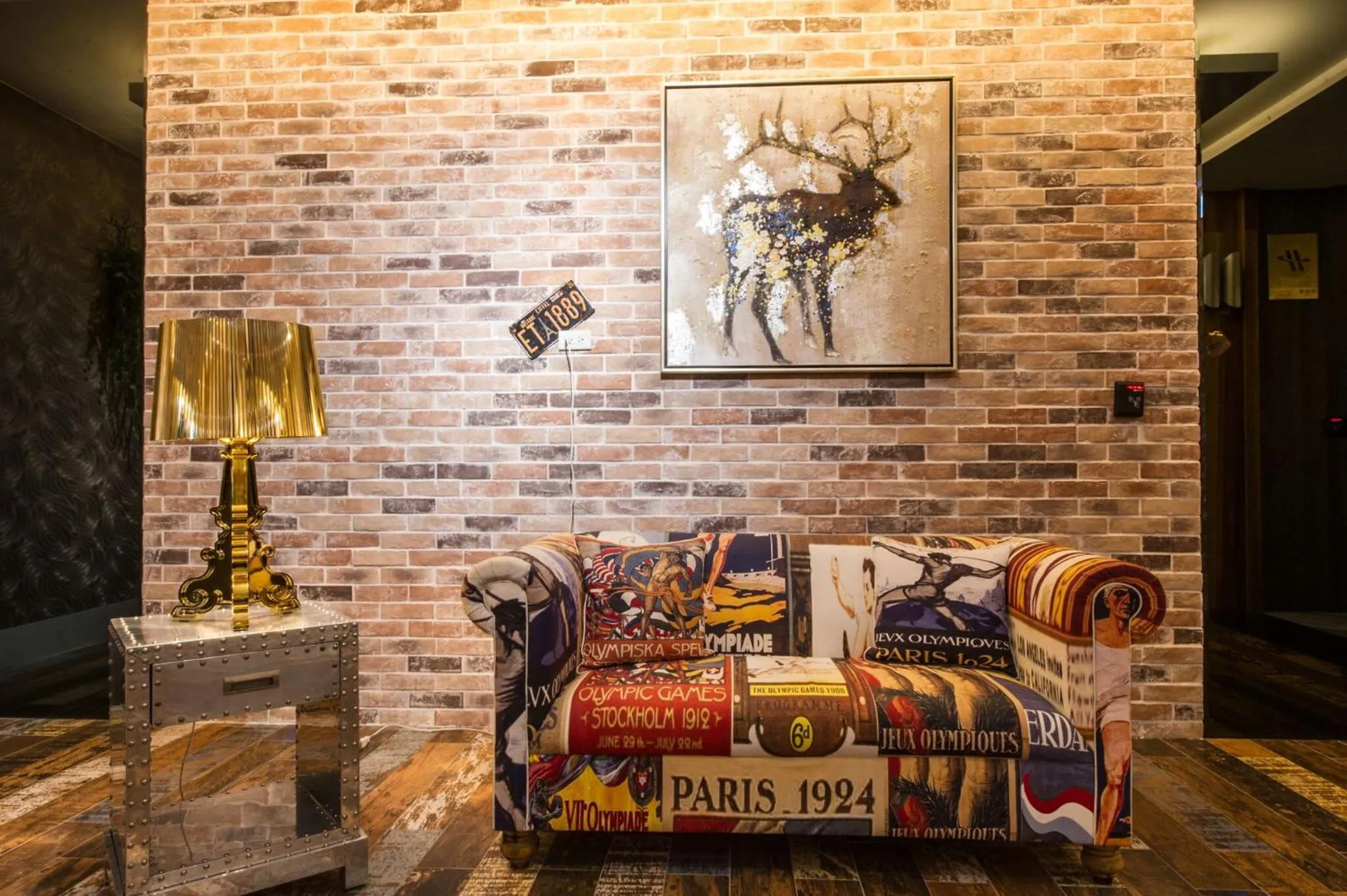 Seating area in Lucky Apple Hotel