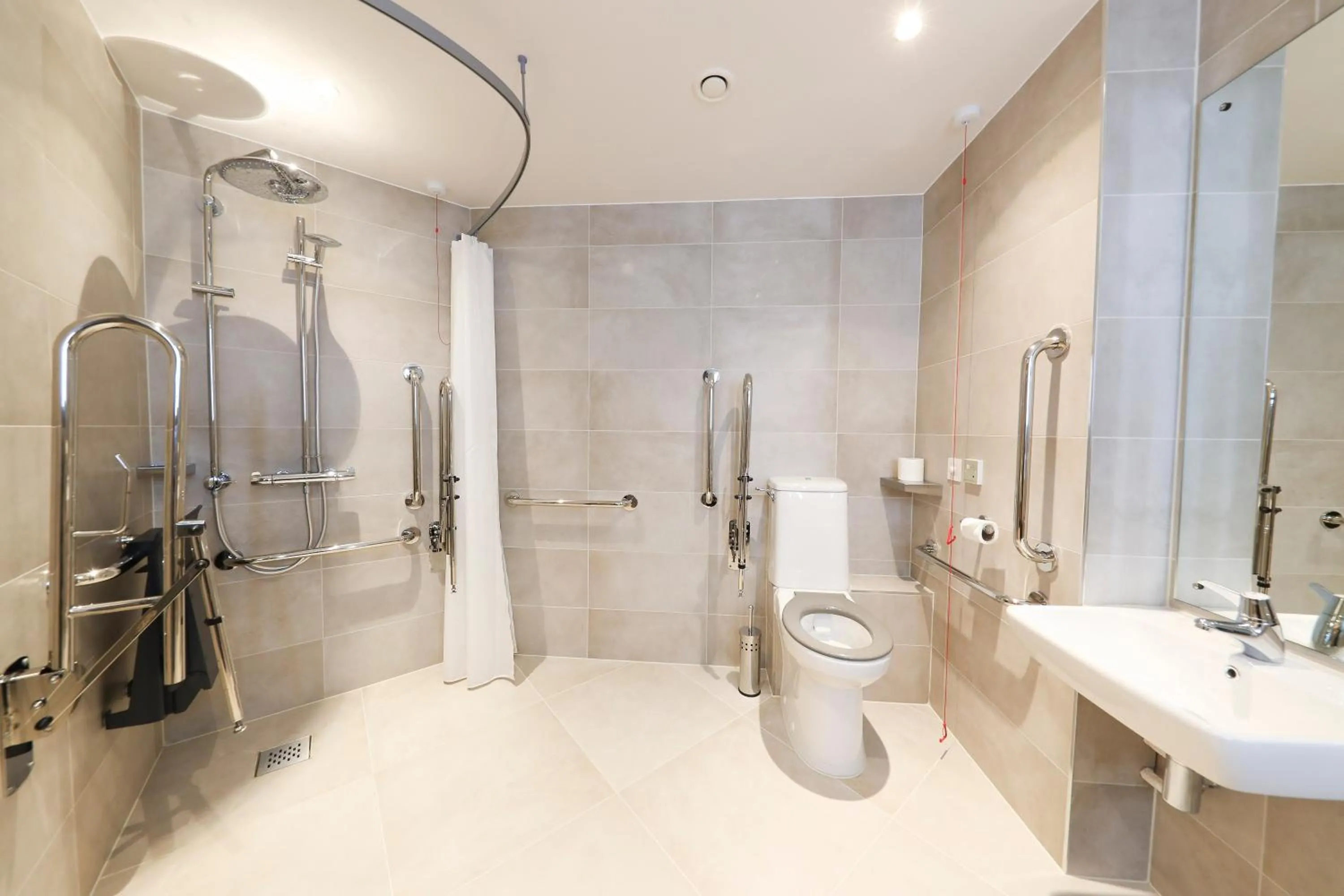 Shower in Marlin Hotel Stephens Green