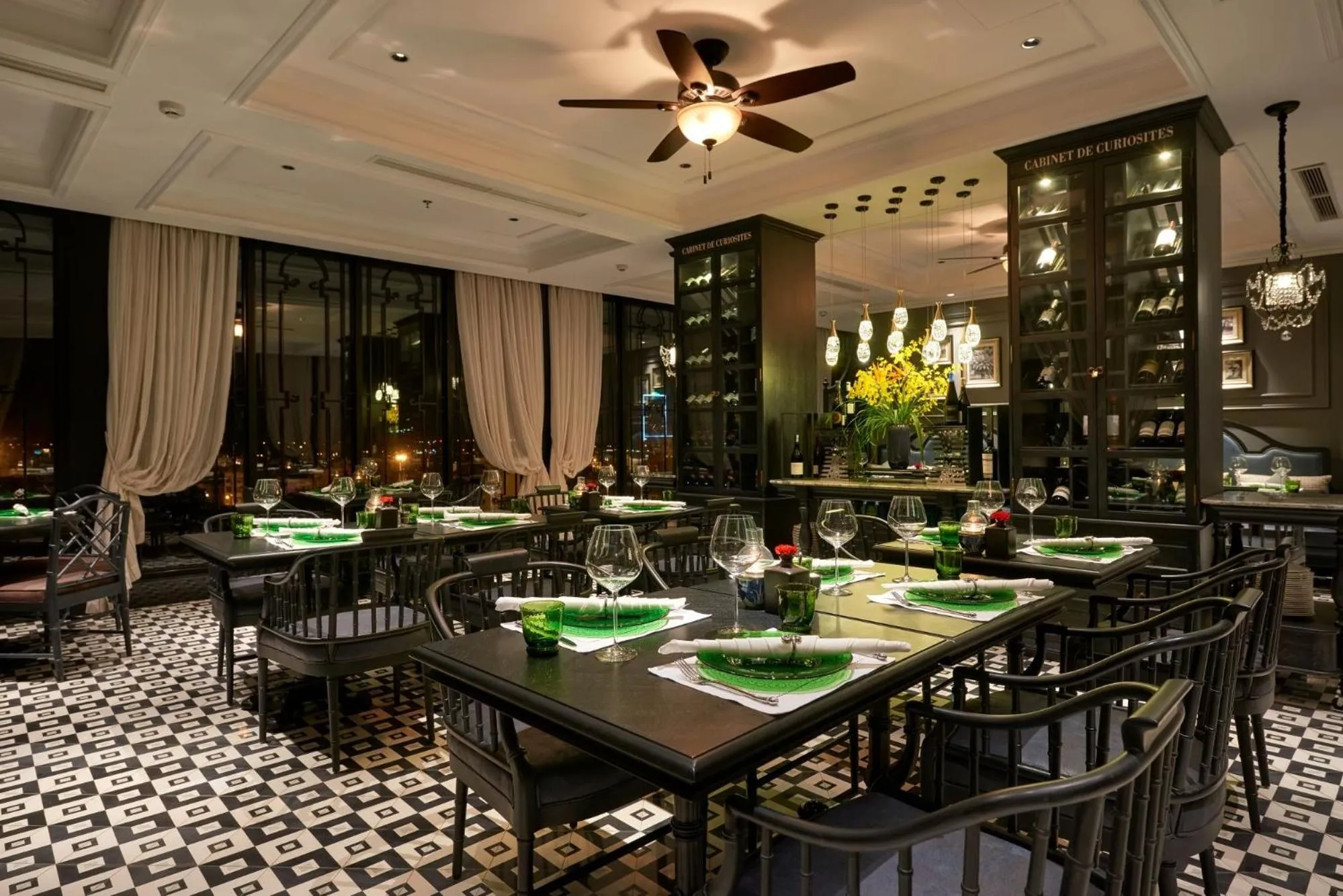 Restaurant/places to eat in La Siesta Premium Hang Be