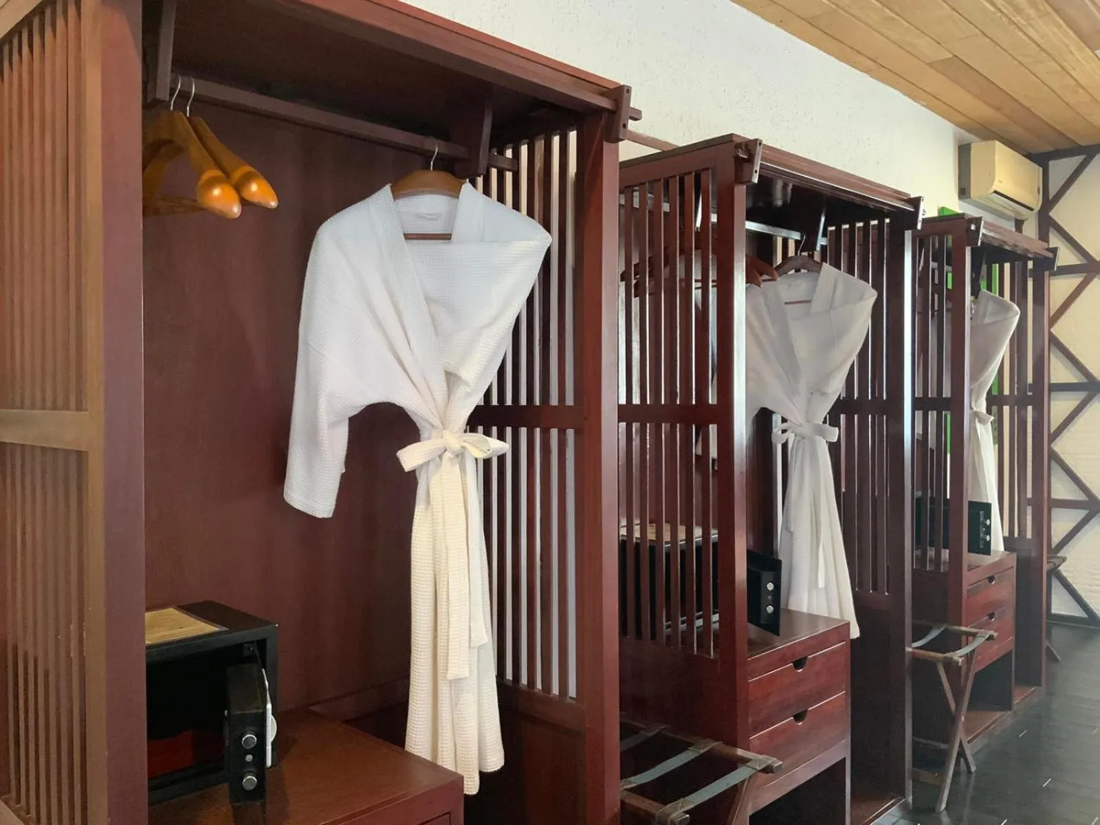 wardrobe in ViewPoint Ecolodge