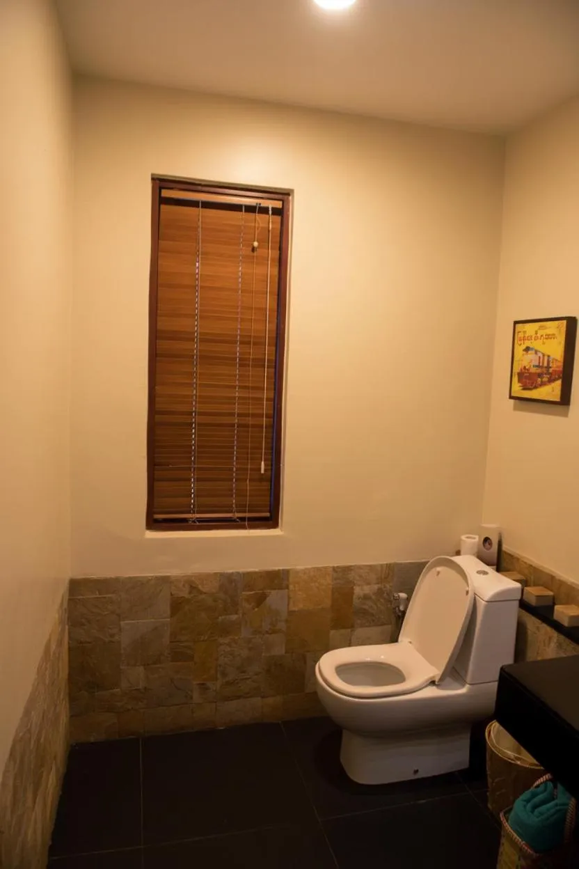 Toilet in ViewPoint Ecolodge