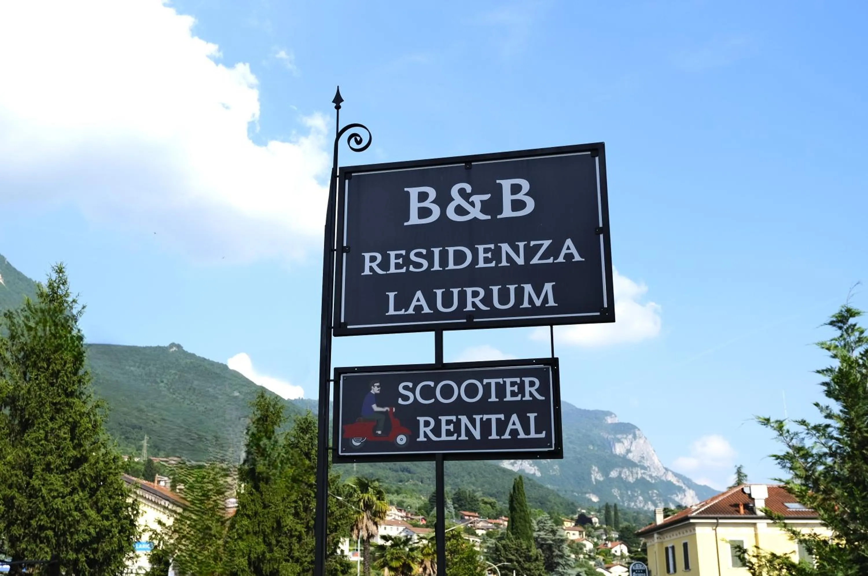 Property logo or sign in Residenza Laurum