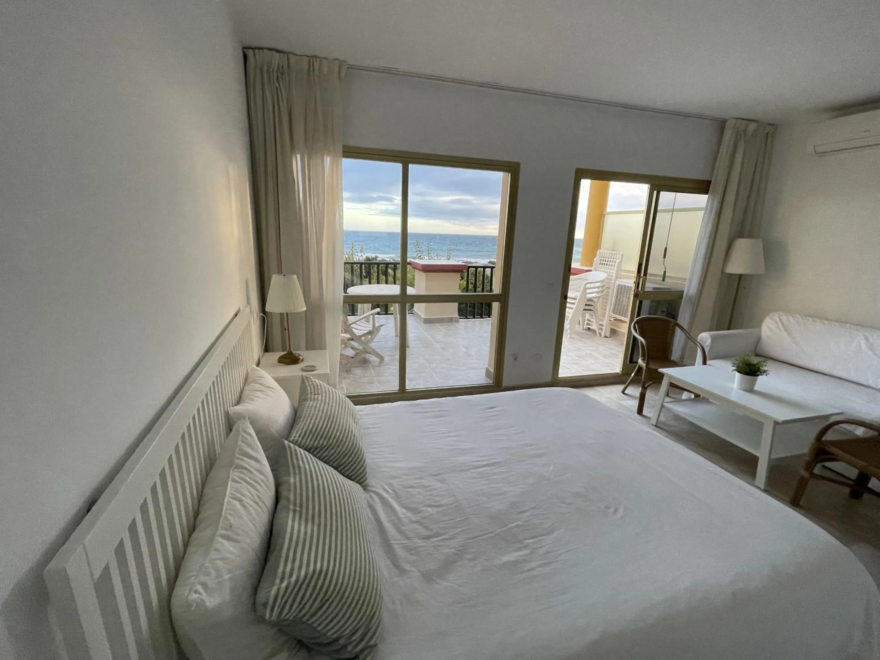 Estudio con insuperables vistas al Mar: Aparcamiento