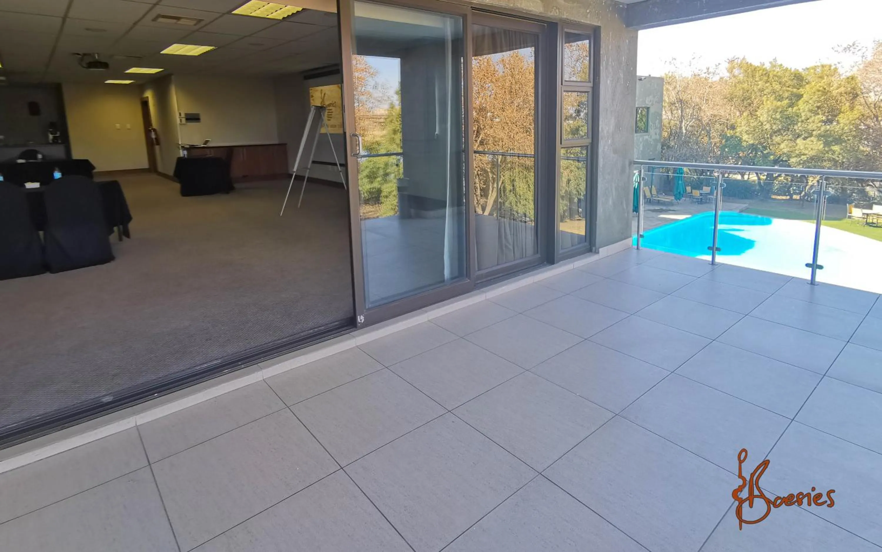 Pool view in Umuzi Lodge