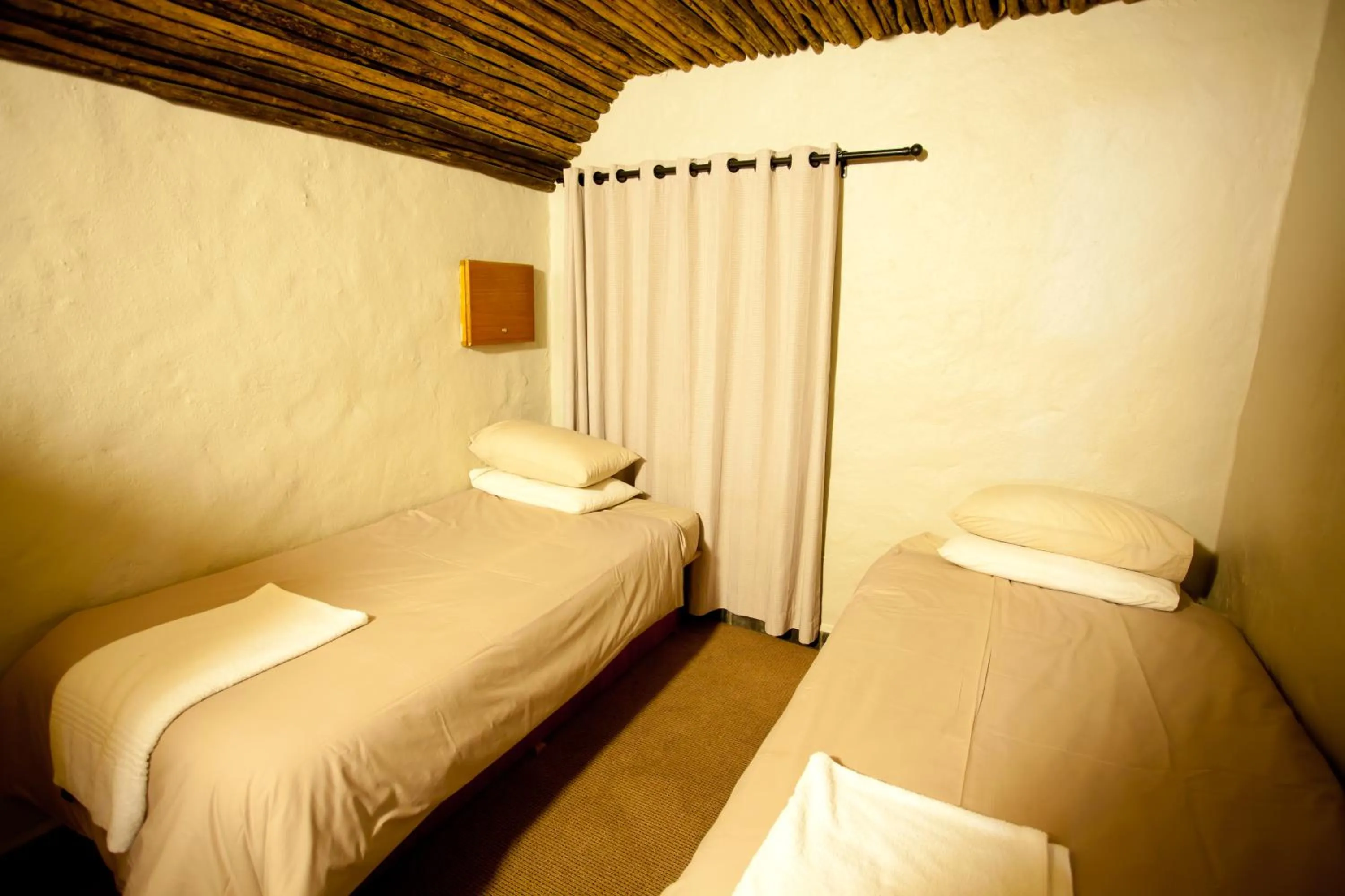 Bedroom, Bed in Umuzi Lodge