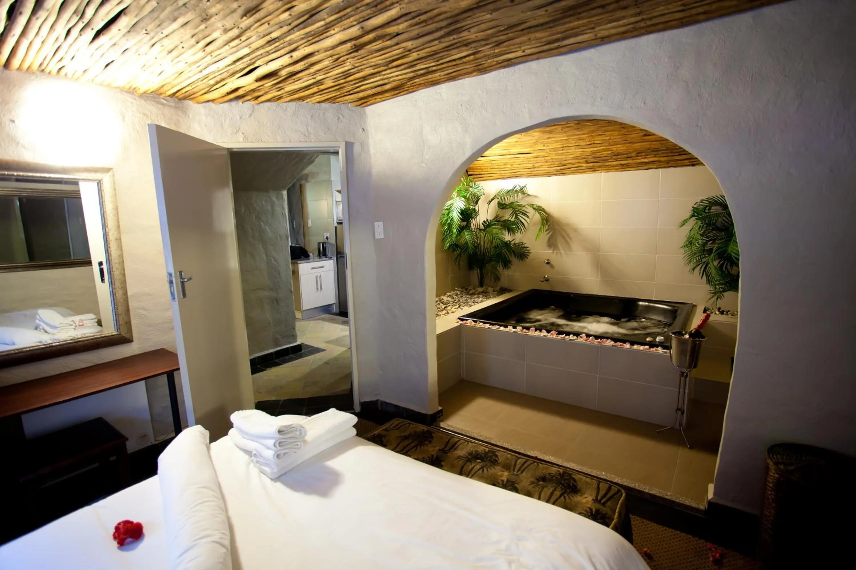 View (from property/room), Bed in Umuzi Lodge