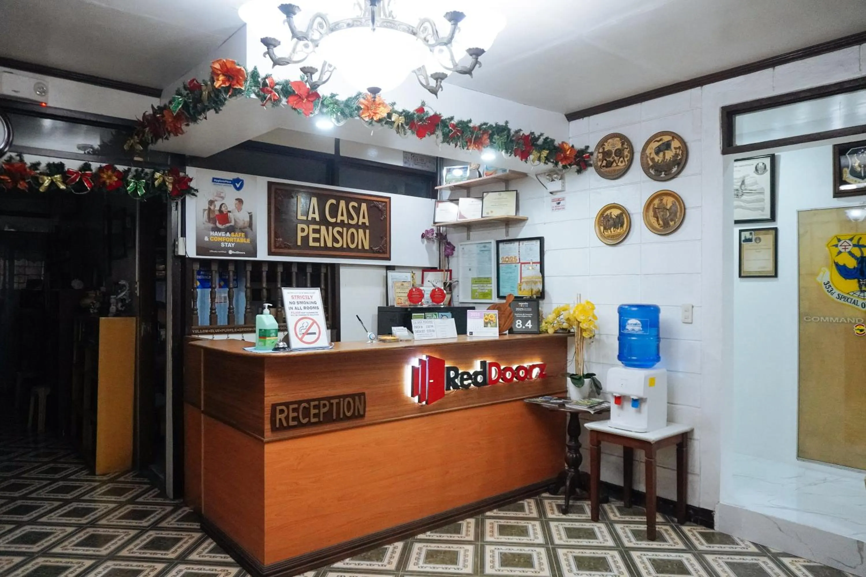 Lobby or reception in RedDoorz at La Casa Guesthouse former RedDoorz at Tamarind Street Angeles City