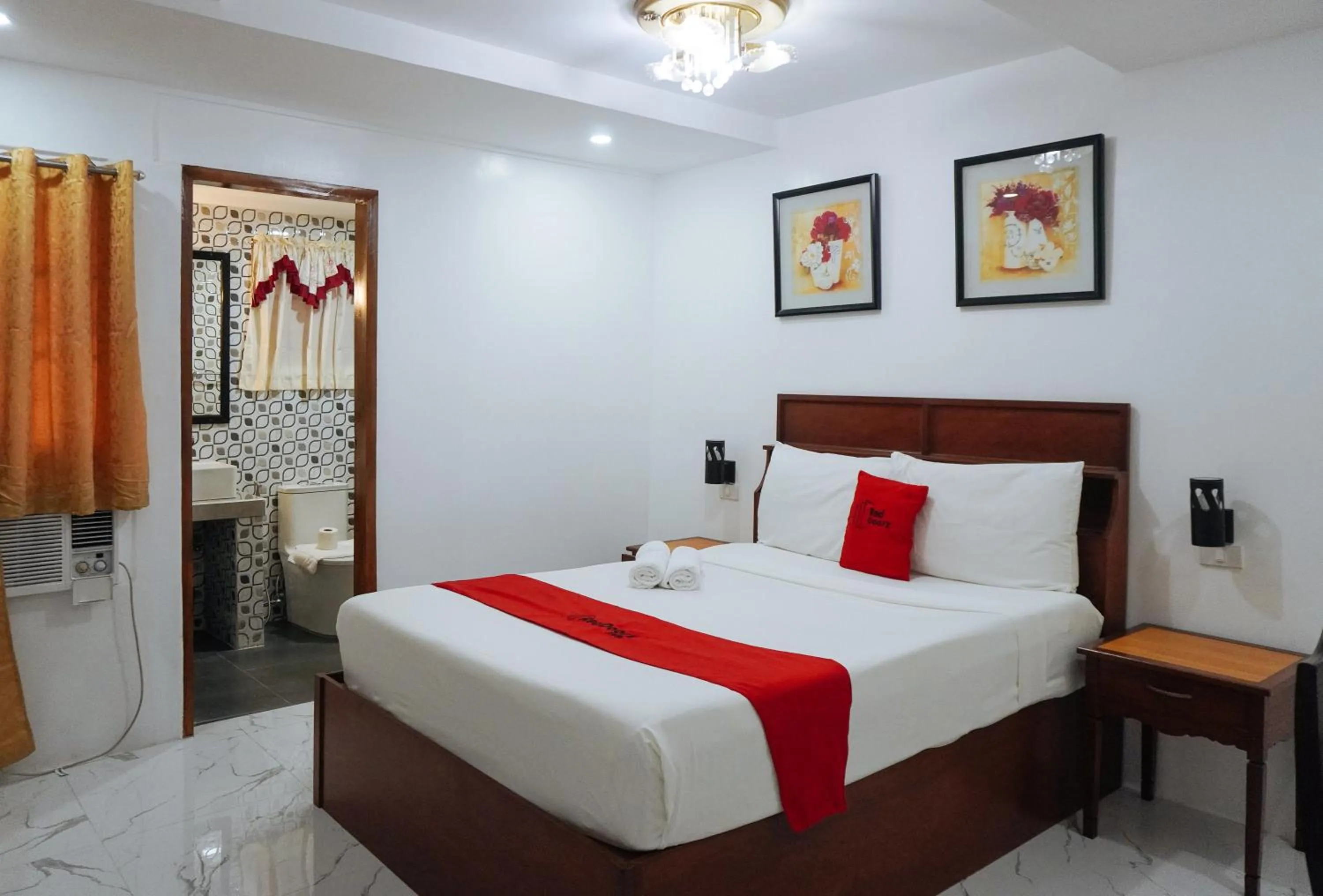 Bed in RedDoorz at La Casa Guesthouse former RedDoorz at Tamarind Street Angeles City