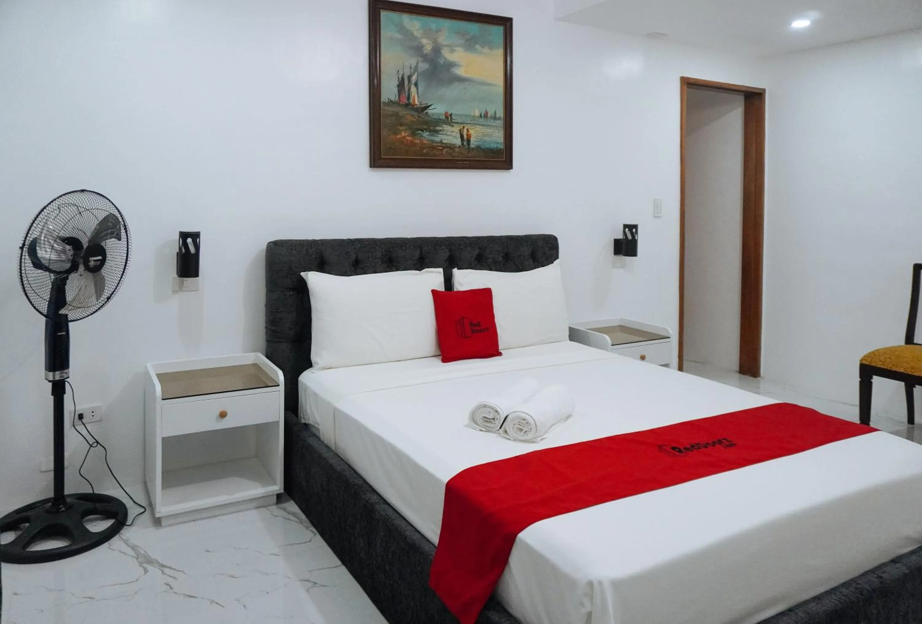 Bed in RedDoorz at La Casa Guesthouse former RedDoorz at Tamarind Street Angeles City