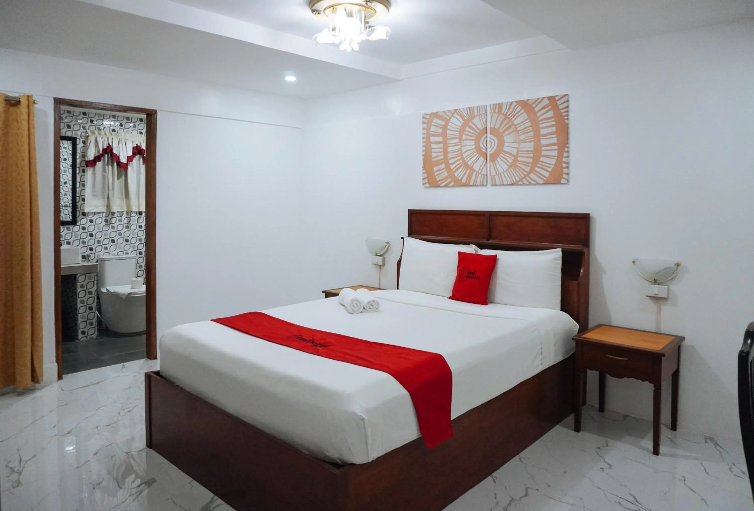 Photo of the whole room, Bed in RedDoorz at La Casa Guesthouse former RedDoorz at Tamarind Street Angeles City