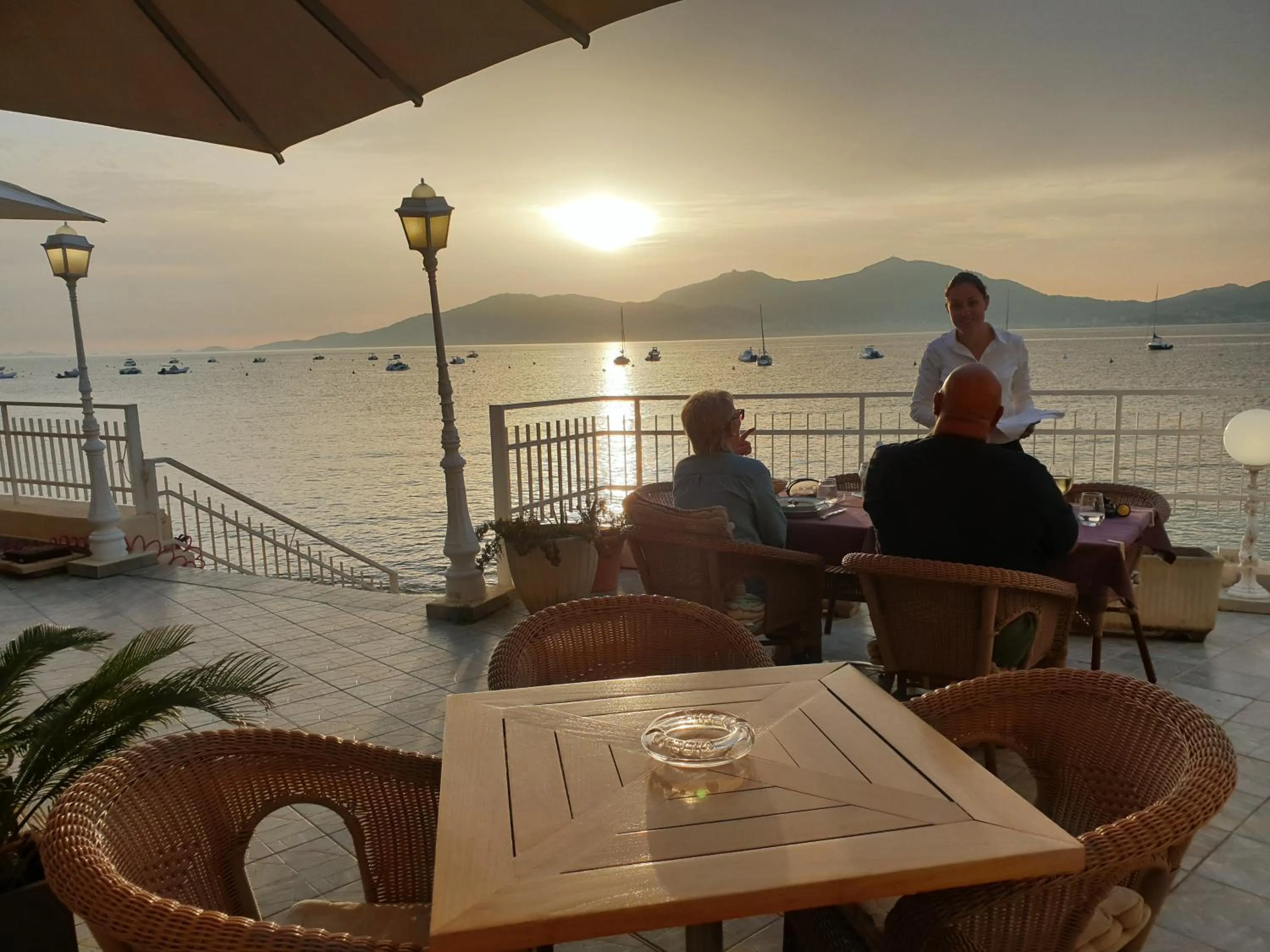 Restaurant/places to eat in Hôtel U Paradisu