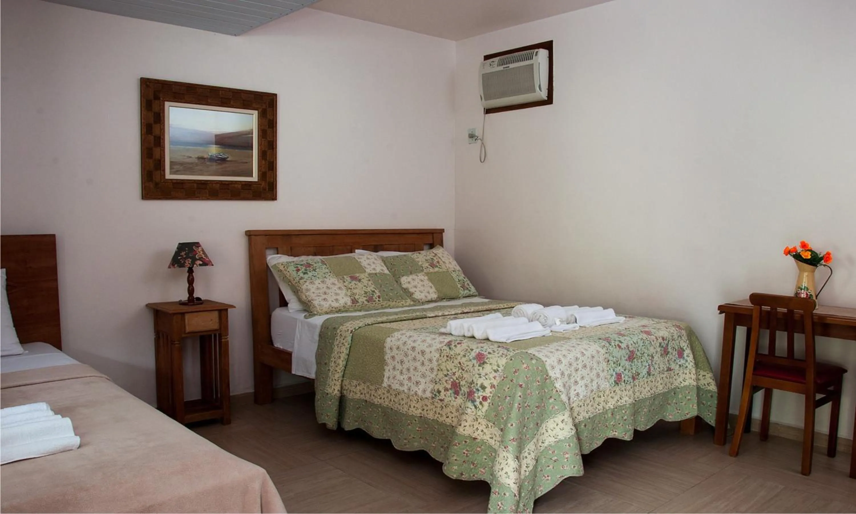 Photo of the whole room, Bed in Pousada Encantos do Peró