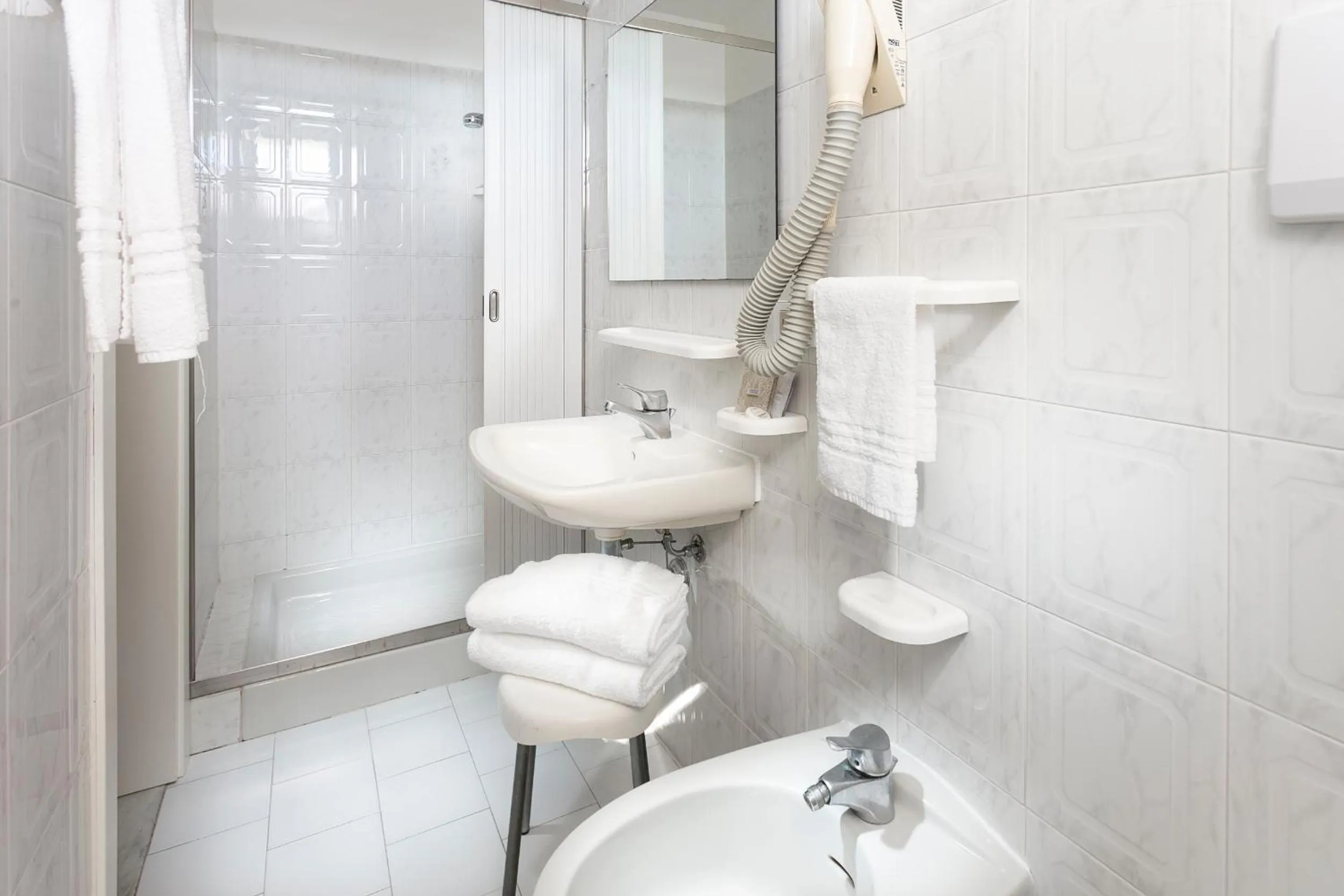 Bathroom in HOTEL ZANARINI in CENTRO a Riccione