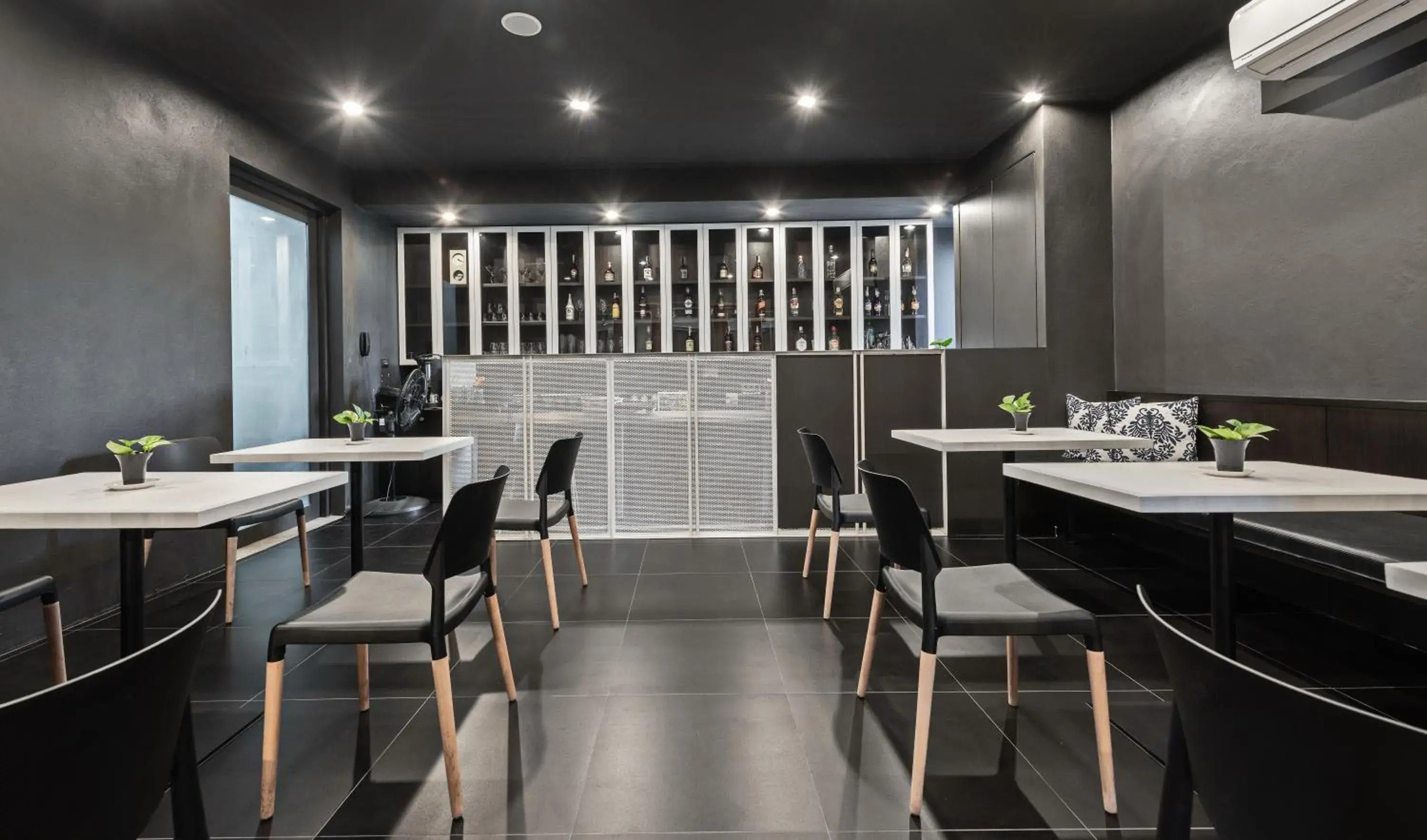 Restaurant/places to eat in Hua Hin Habitat Hotel- SHA Extra Plus Restaurant/places to eat in Hua Hin Habitat Hotel- SHA Extra Plus