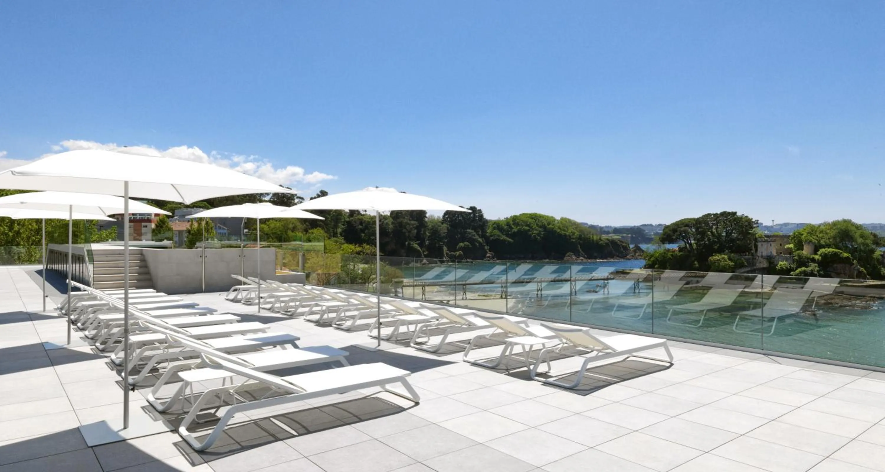 Swimming pool in Noa Boutique Hotel